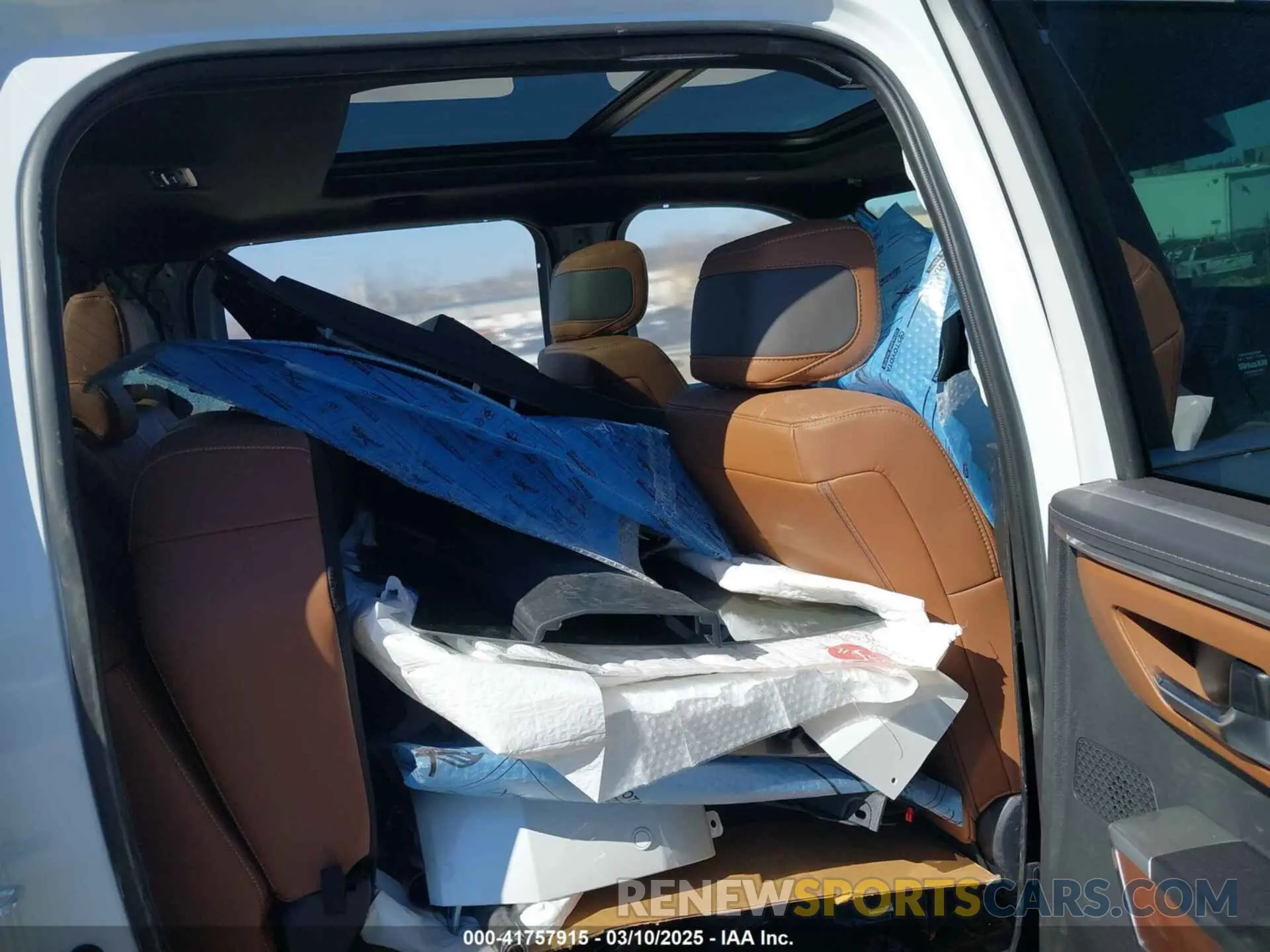 12 fotografías del automóvil dañado 5TFMA5DB3SX276769 TOYOTA TUNDRA 2025