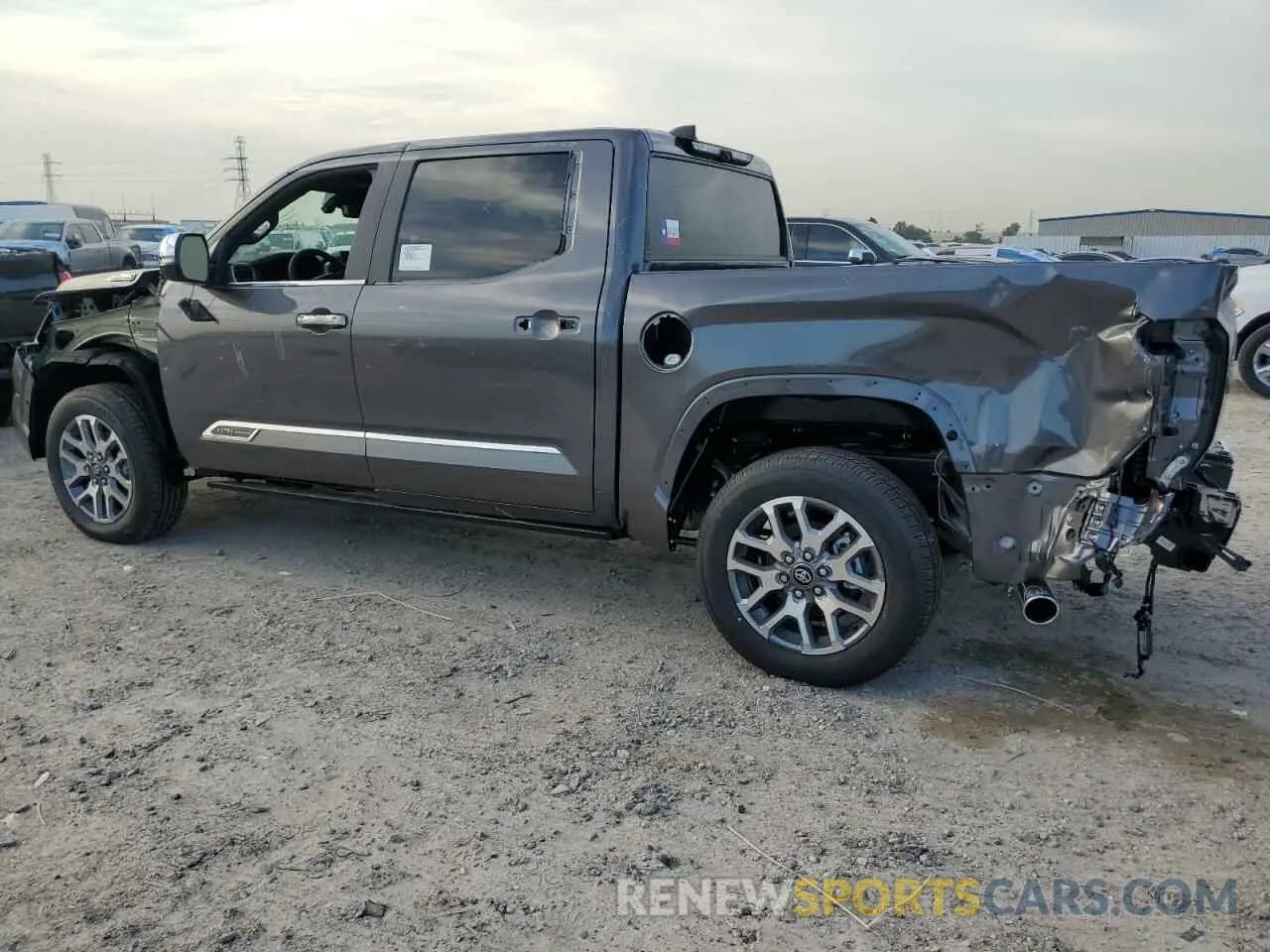 2 fotografías del automóvil dañado 5TFMC5DBXSX091337 TOYOTA TUNDRA 2025