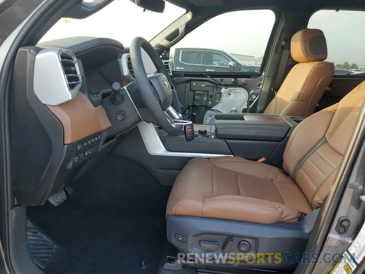 7 fotografías del automóvil dañado 5TFMC5DBXSX091337 TOYOTA TUNDRA 2025