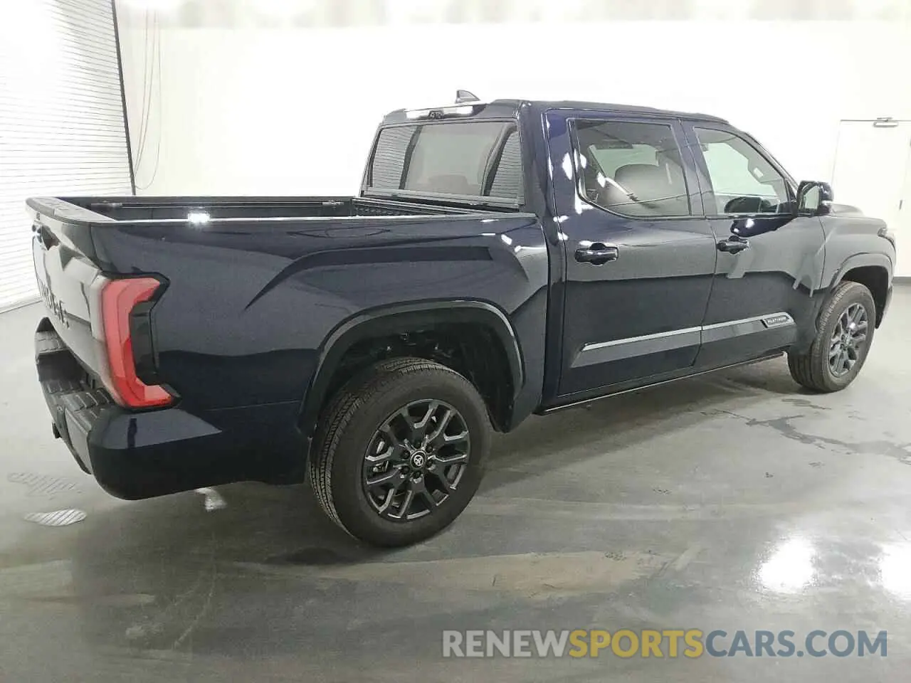 3 fotografías del automóvil dañado 5TFNA5DB0SX268066 TOYOTA TUNDRA 2025