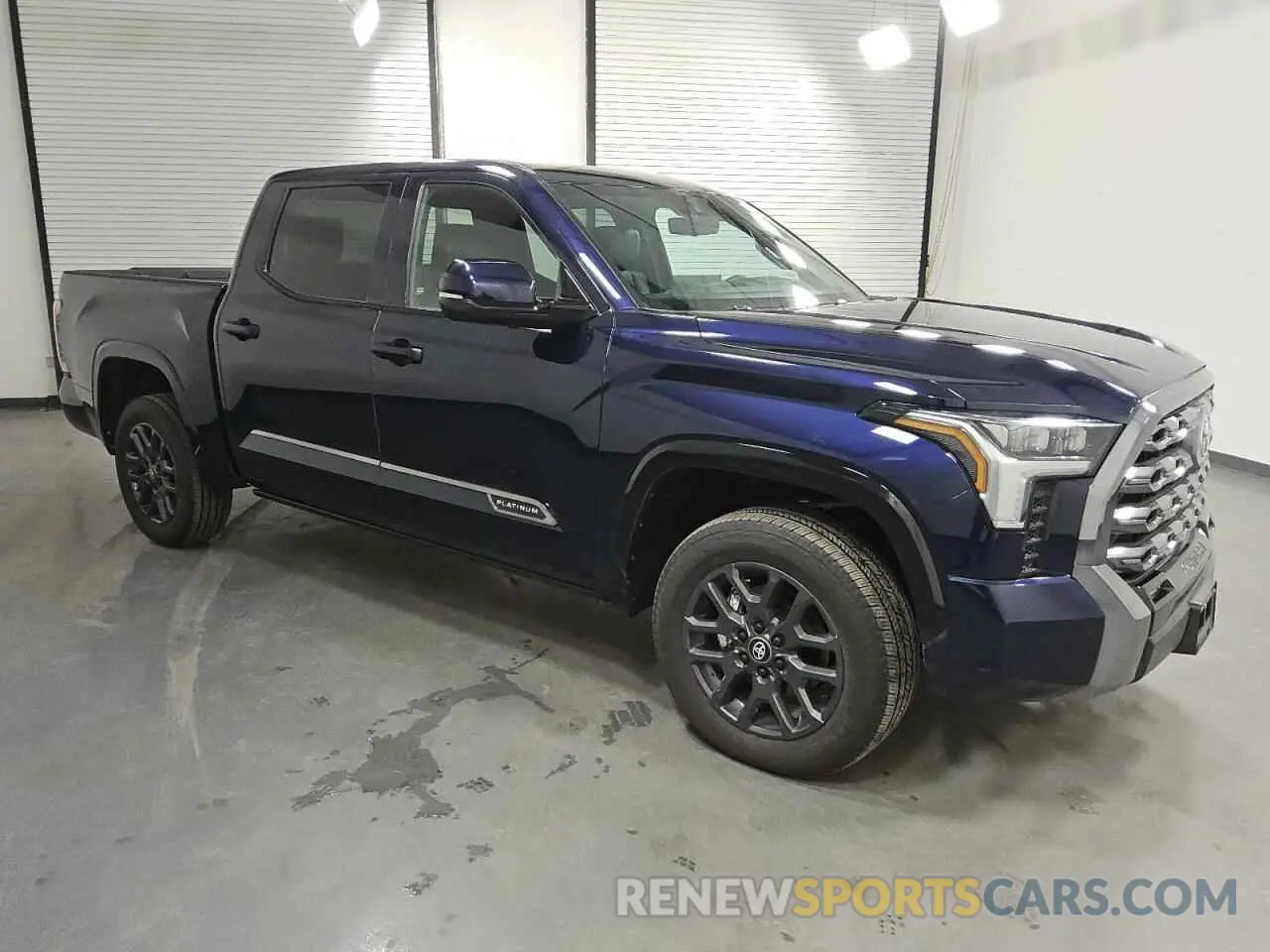 4 fotografías del automóvil dañado 5TFNA5DB0SX268066 TOYOTA TUNDRA 2025
