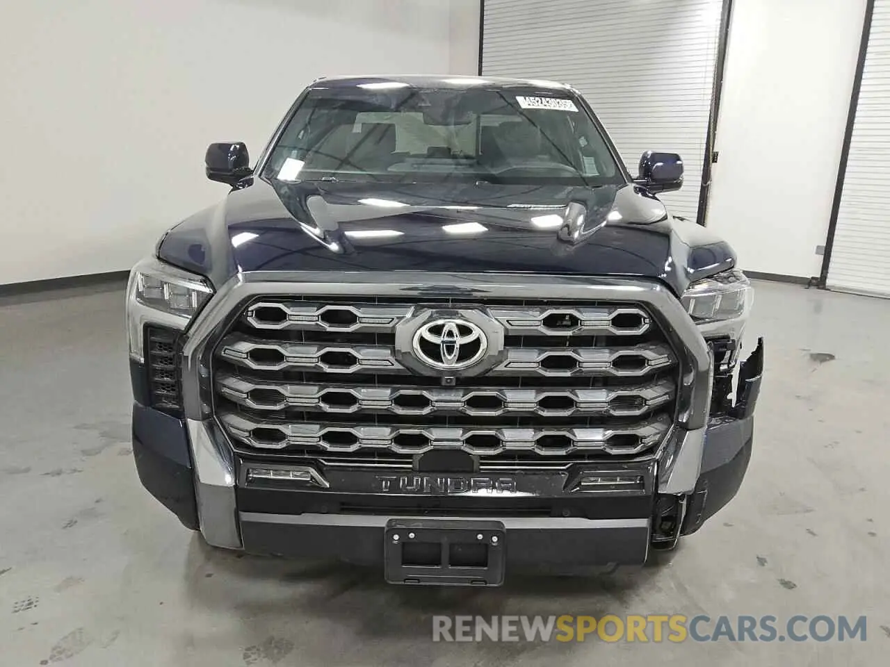 5 fotografías del automóvil dañado 5TFNA5DB0SX268066 TOYOTA TUNDRA 2025