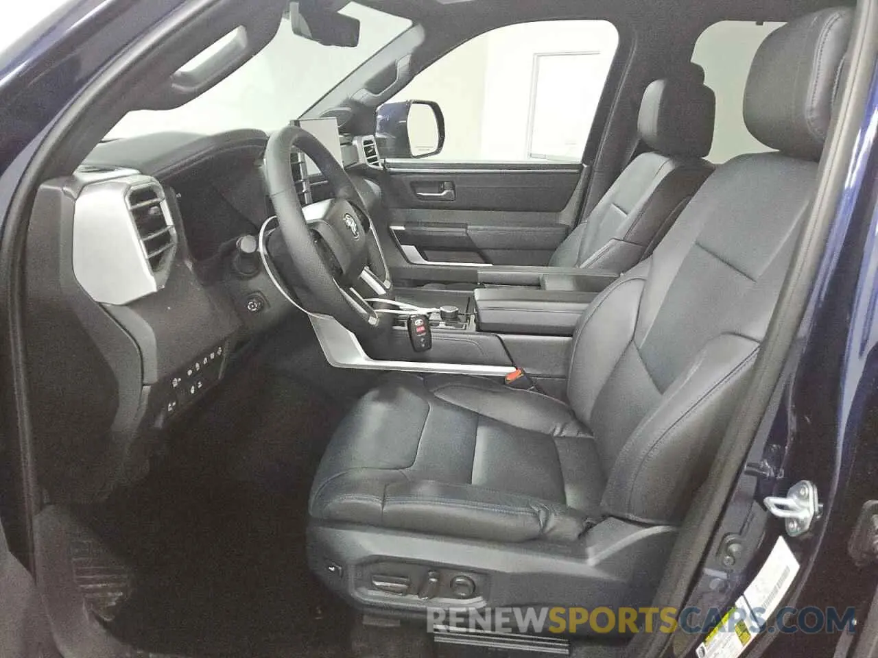 7 fotografías del automóvil dañado 5TFNA5DB0SX268066 TOYOTA TUNDRA 2025
