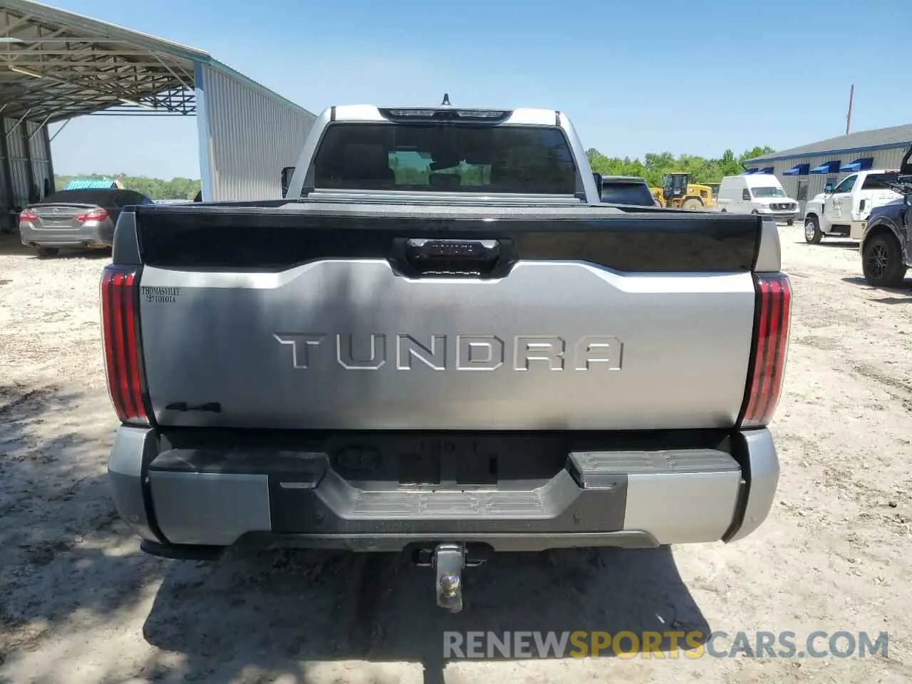 6 fotografías del automóvil dañado 5TFNA5EC5SX036862 TOYOTA TUNDRA 2025