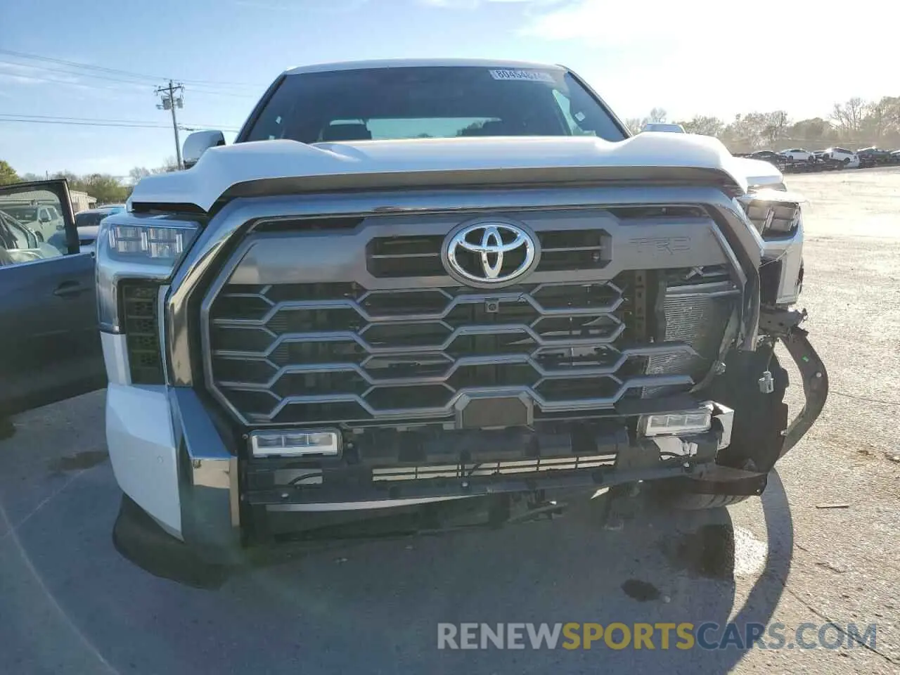 5 fotografías del automóvil dañado 5TFWA5DB4SX241294 TOYOTA TUNDRA 2025