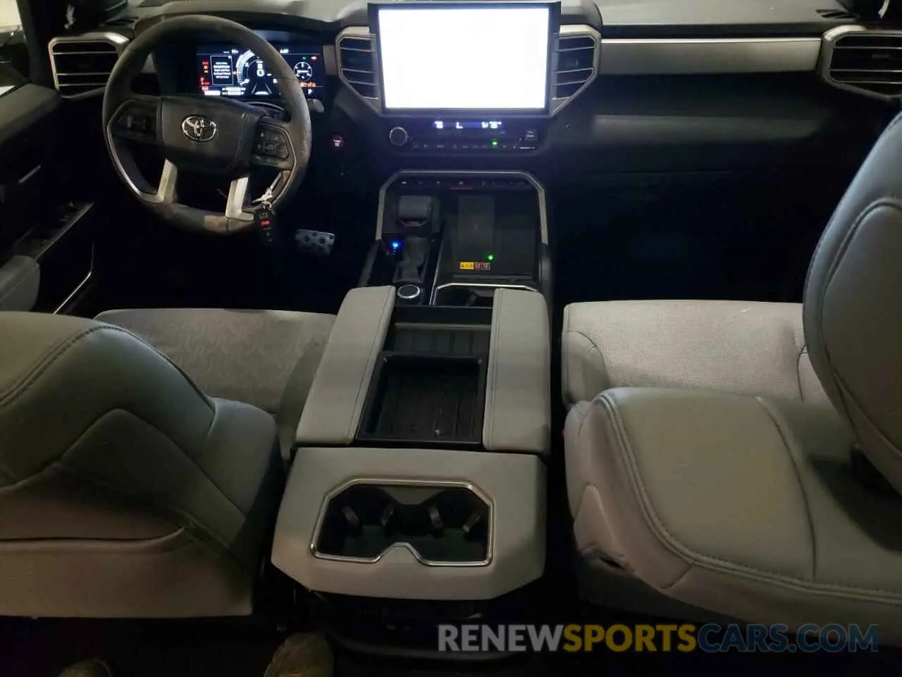 8 fotografías del automóvil dañado 5TFWA5DB7SX257859 TOYOTA TUNDRA 2025
