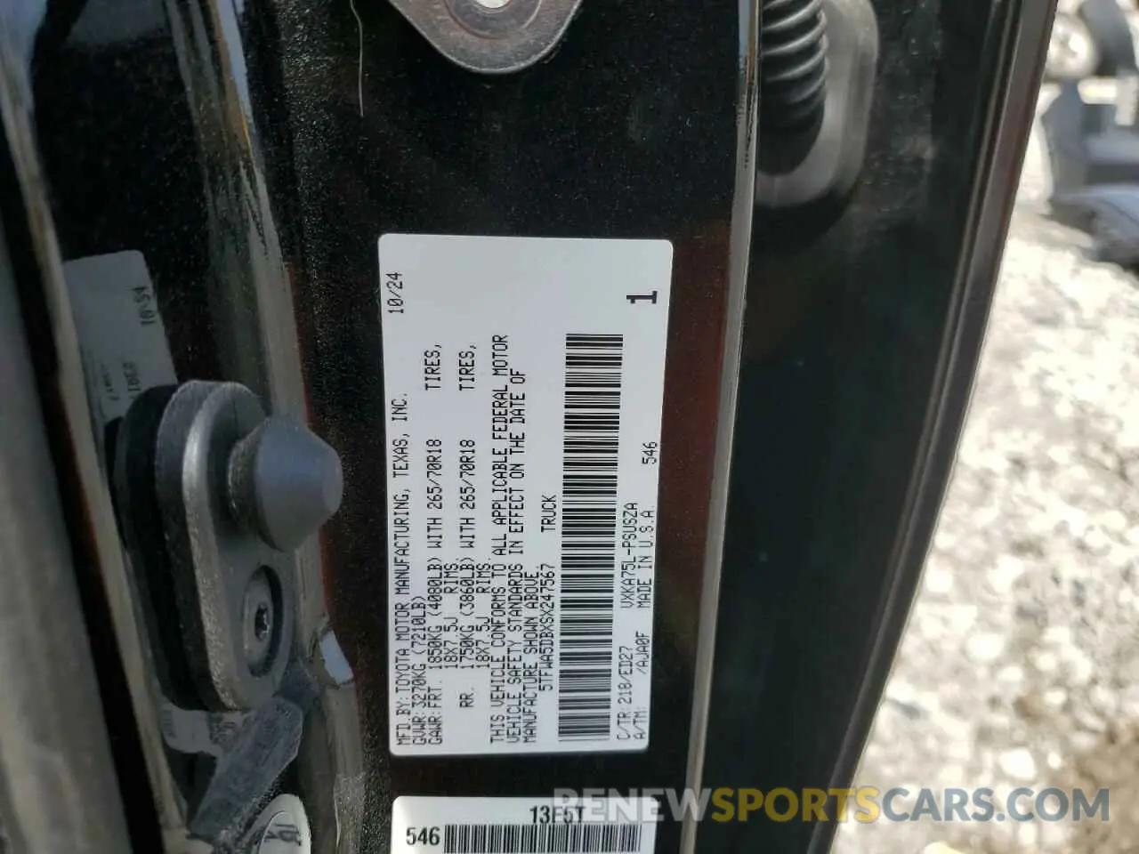 13 fotografías del automóvil dañado 5TFWA5DBXSX247567 TOYOTA TUNDRA 2025