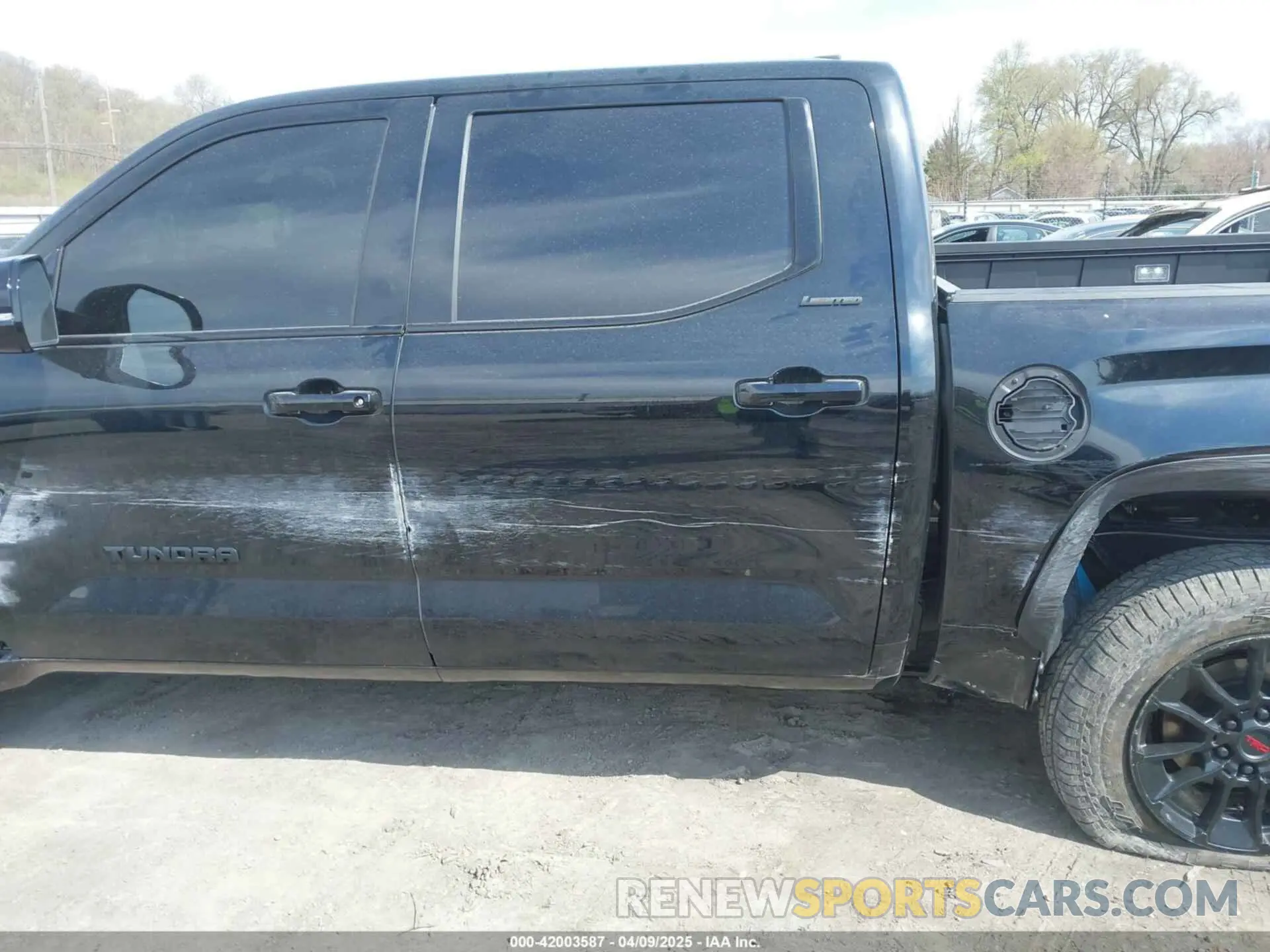 21 fotografías del automóvil dañado 5TFWA5DBXSX276518 TOYOTA TUNDRA 2025