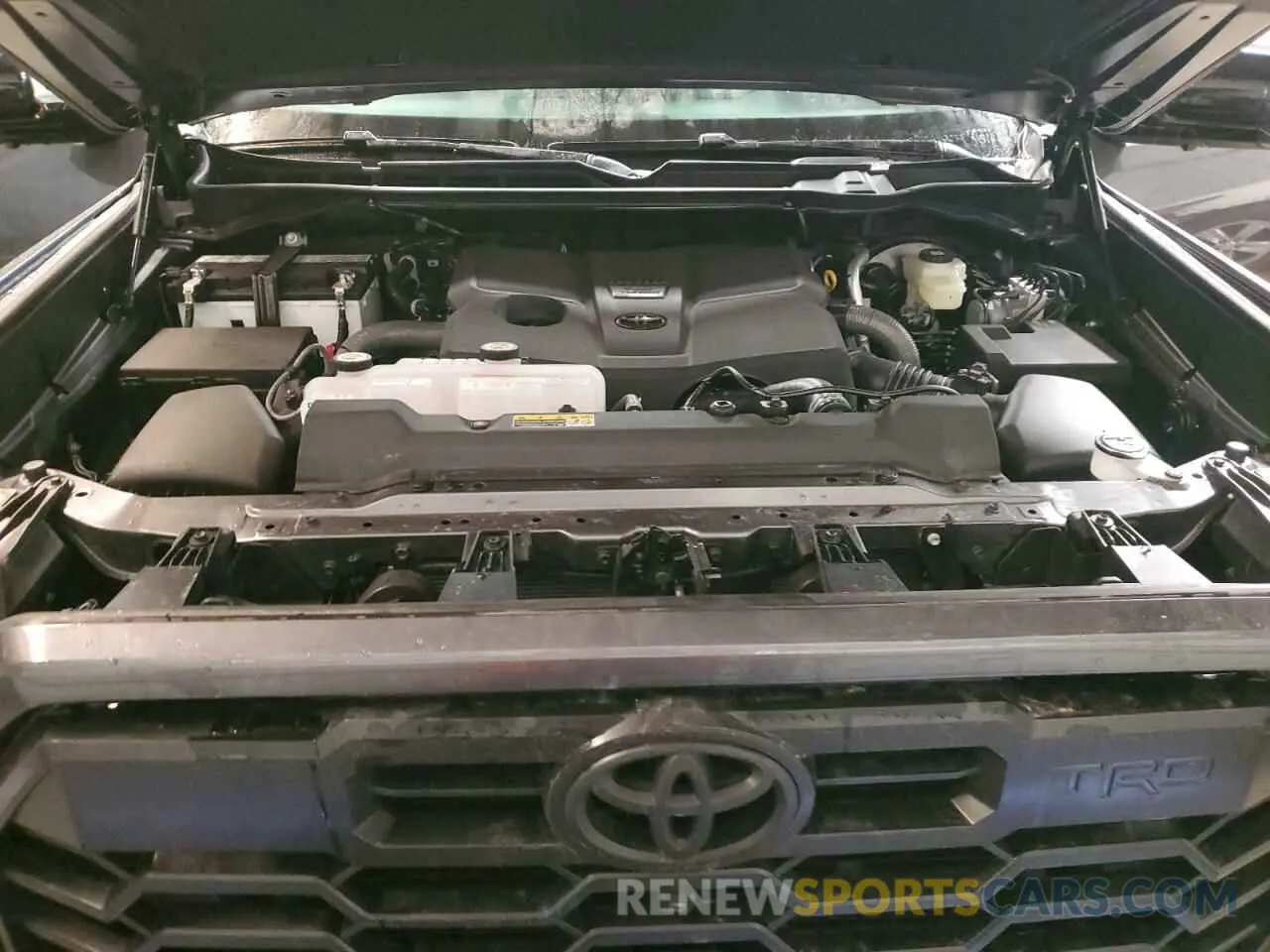 11 fotografías del automóvil dañado 5TFWA5EC3SX039490 TOYOTA TUNDRA 2025