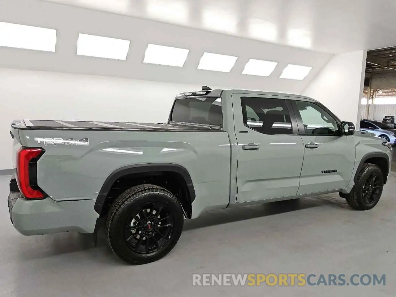 3 fotografías del automóvil dañado 5TFWC5EC2SX009004 TOYOTA TUNDRA 2025