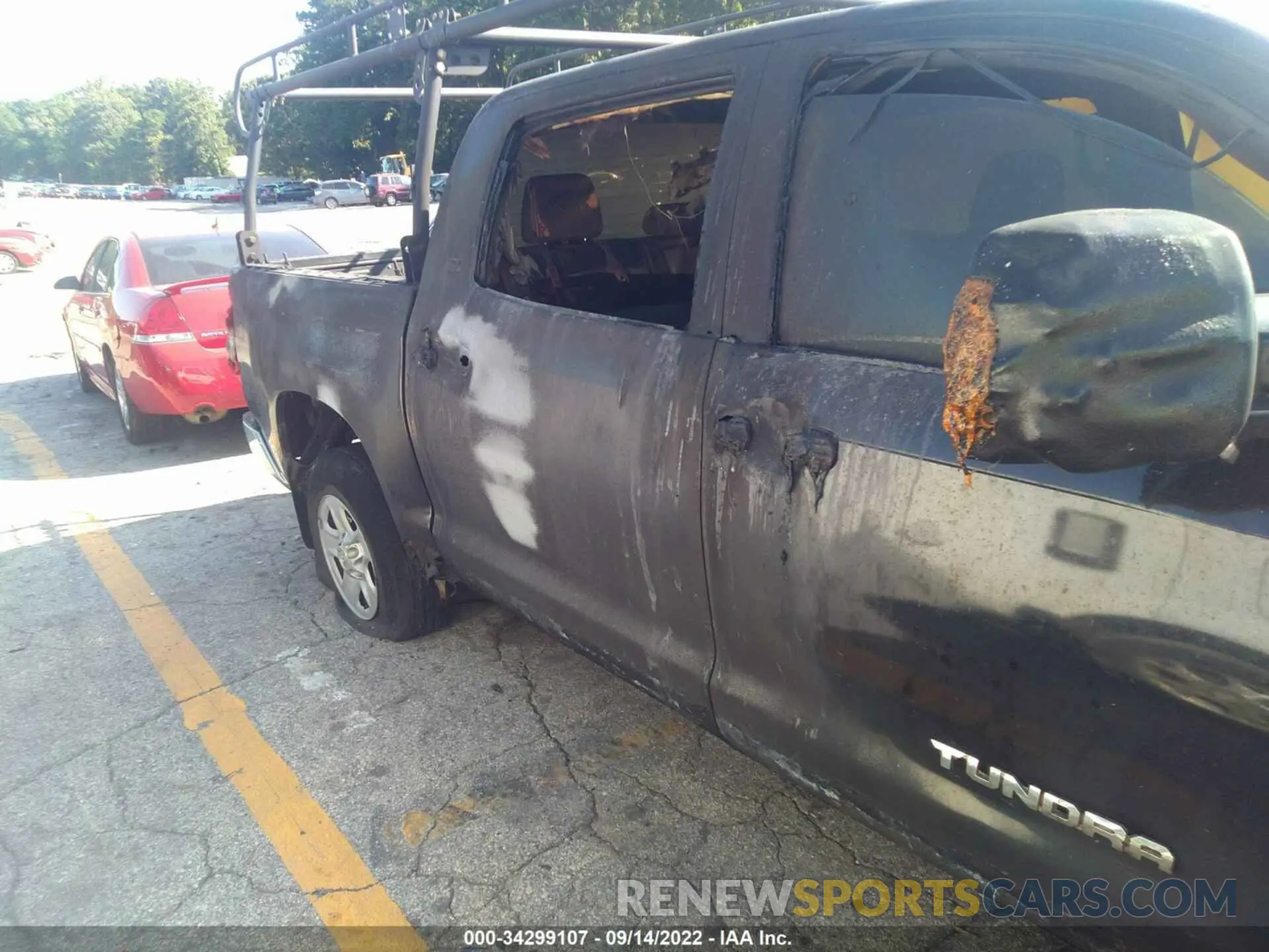 6 fotografías del automóvil dañado 5TFEY5F16KX254043 TOYOTA TUNDRA 2WD 2019