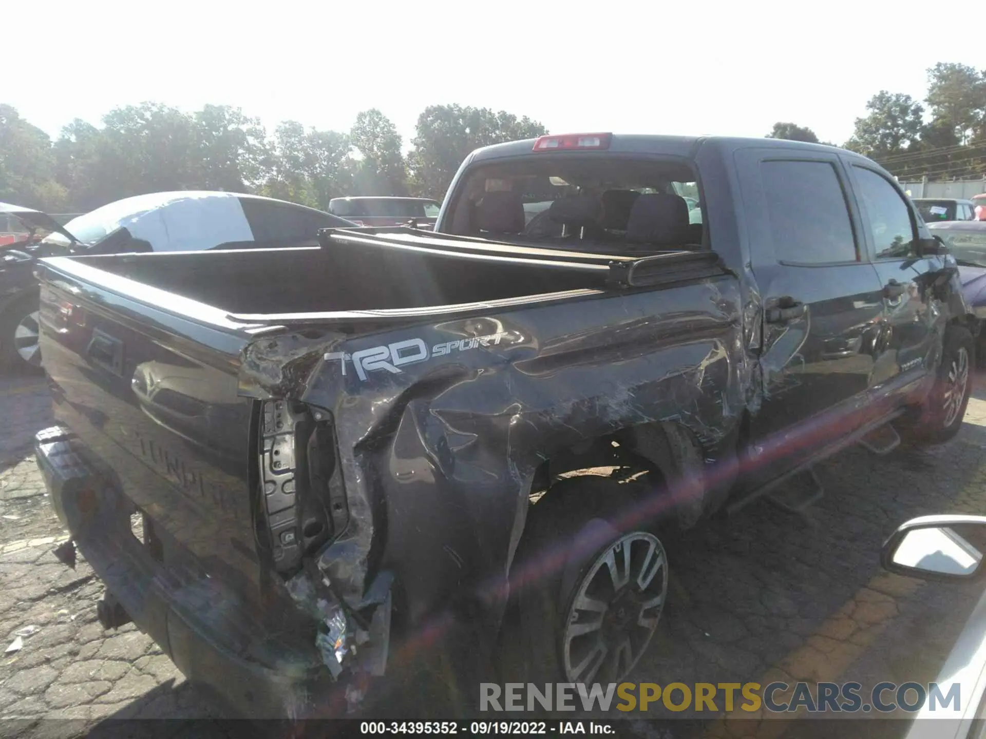 4 fotografías del automóvil dañado 5TFEY5F17KX247747 TOYOTA TUNDRA 2WD 2019