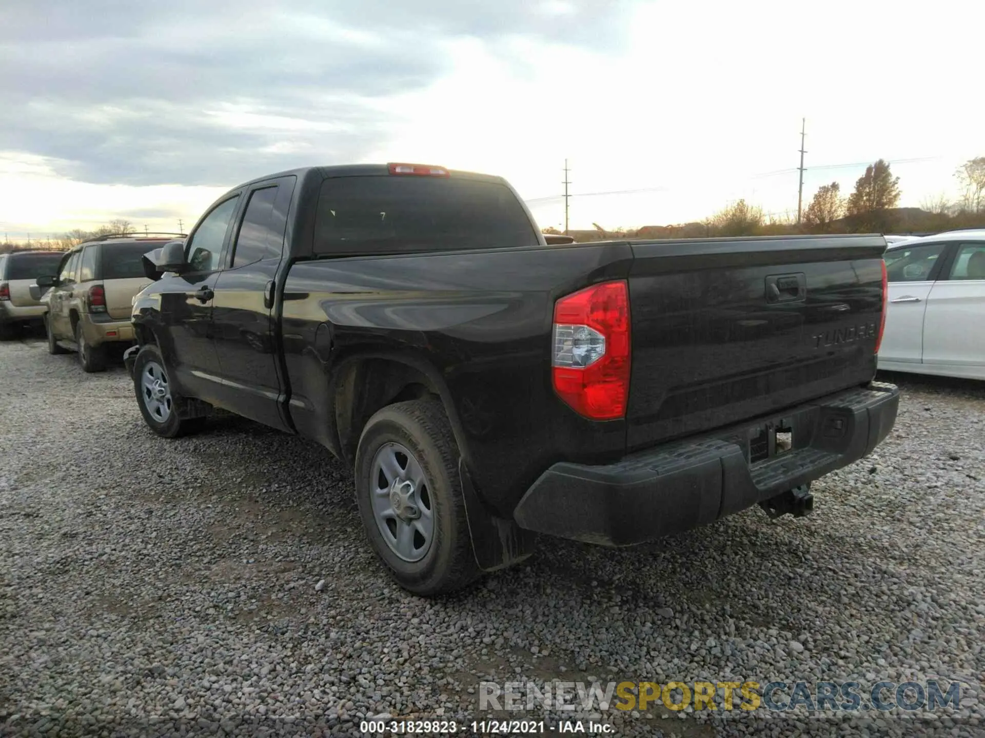 3 fotografías del automóvil dañado 5TFRM5F19KX137117 TOYOTA TUNDRA 2WD 2019