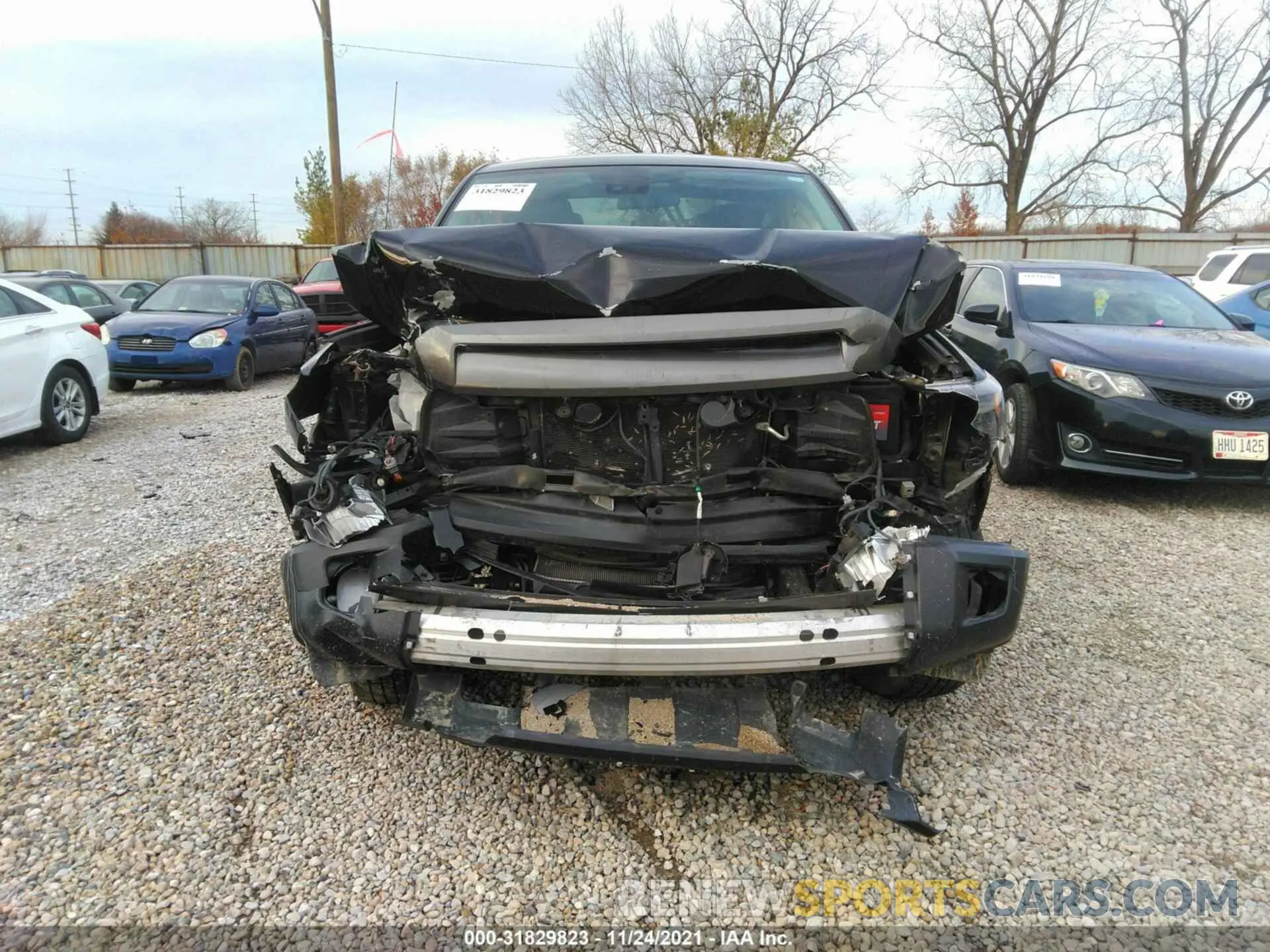 6 fotografías del automóvil dañado 5TFRM5F19KX137117 TOYOTA TUNDRA 2WD 2019