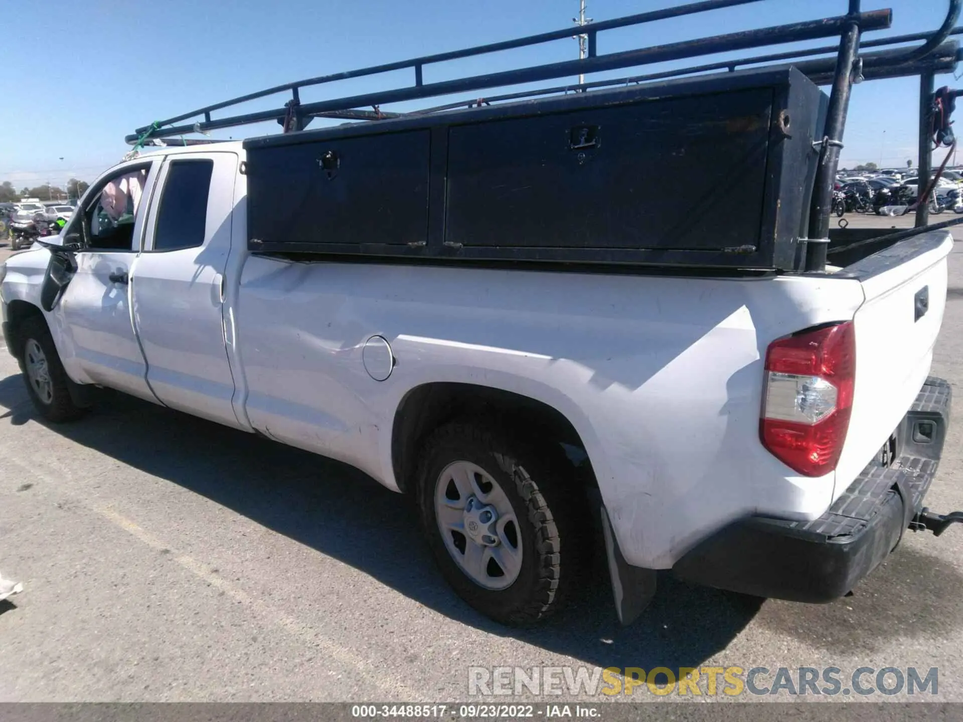 3 fotografías del automóvil dañado 5TFTY5F16KX010674 TOYOTA TUNDRA 2WD 2019