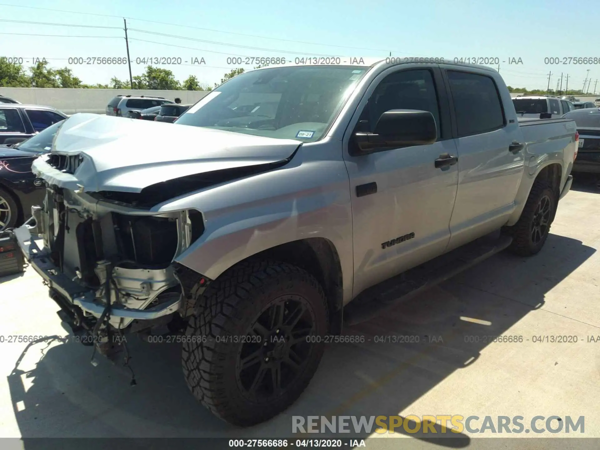 2 fotografías del automóvil dañado 5TFEY5F11LX256378 TOYOTA TUNDRA 2WD 2020