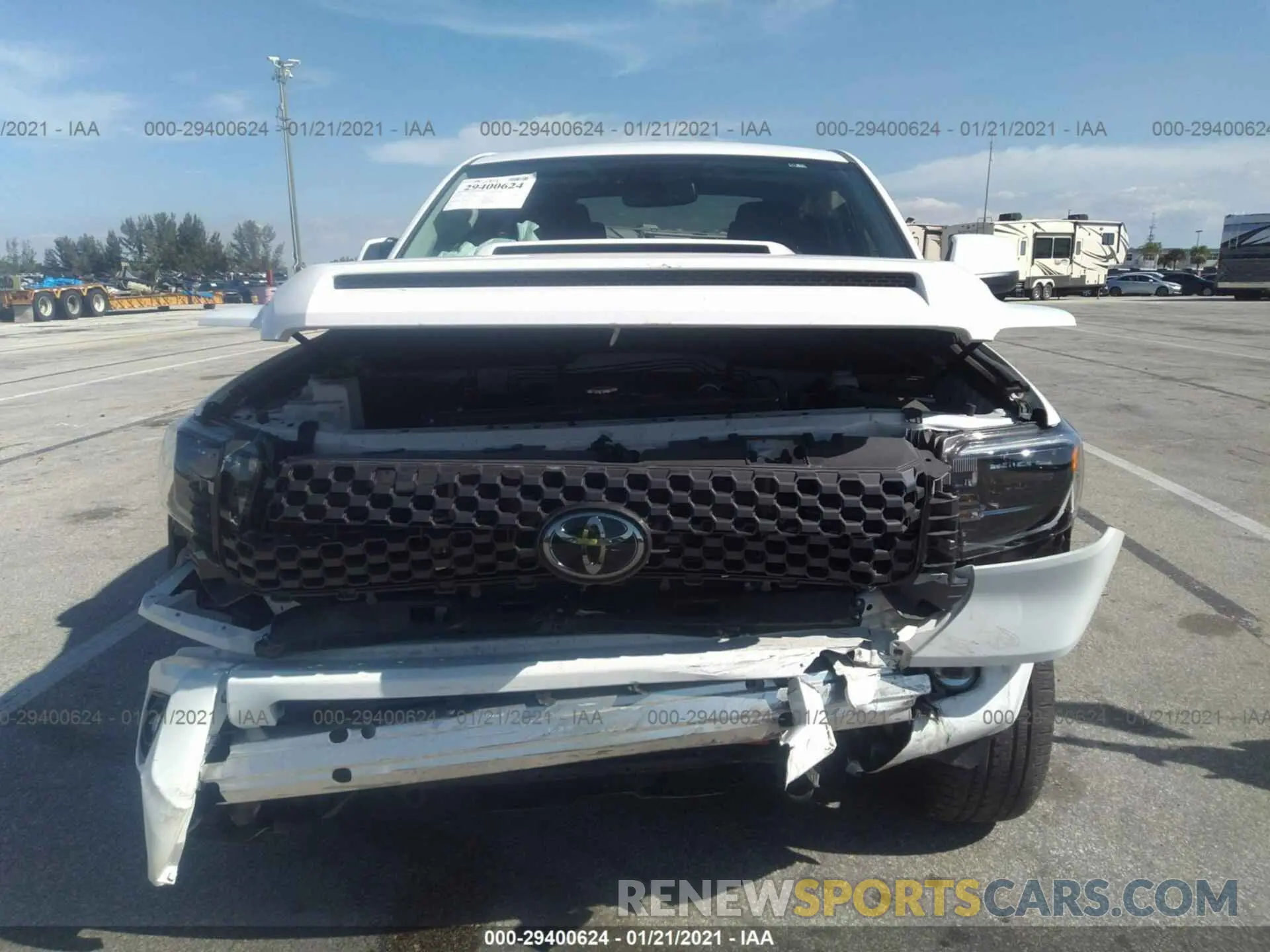 6 fotografías del automóvil dañado 5TFEY5F17LX259933 TOYOTA TUNDRA 2WD 2020
