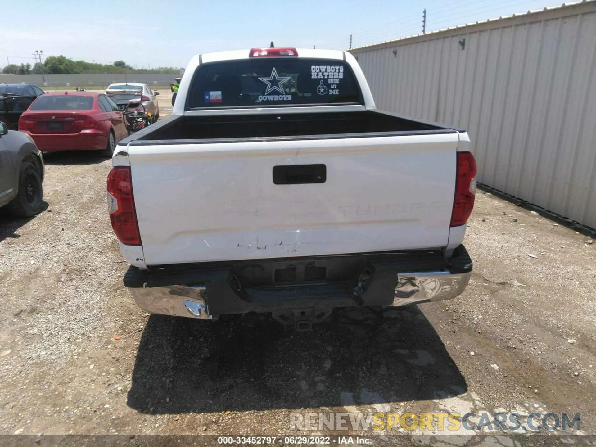 8 fotografías del automóvil dañado 5TFEY5F18LX256846 TOYOTA TUNDRA 2WD 2020