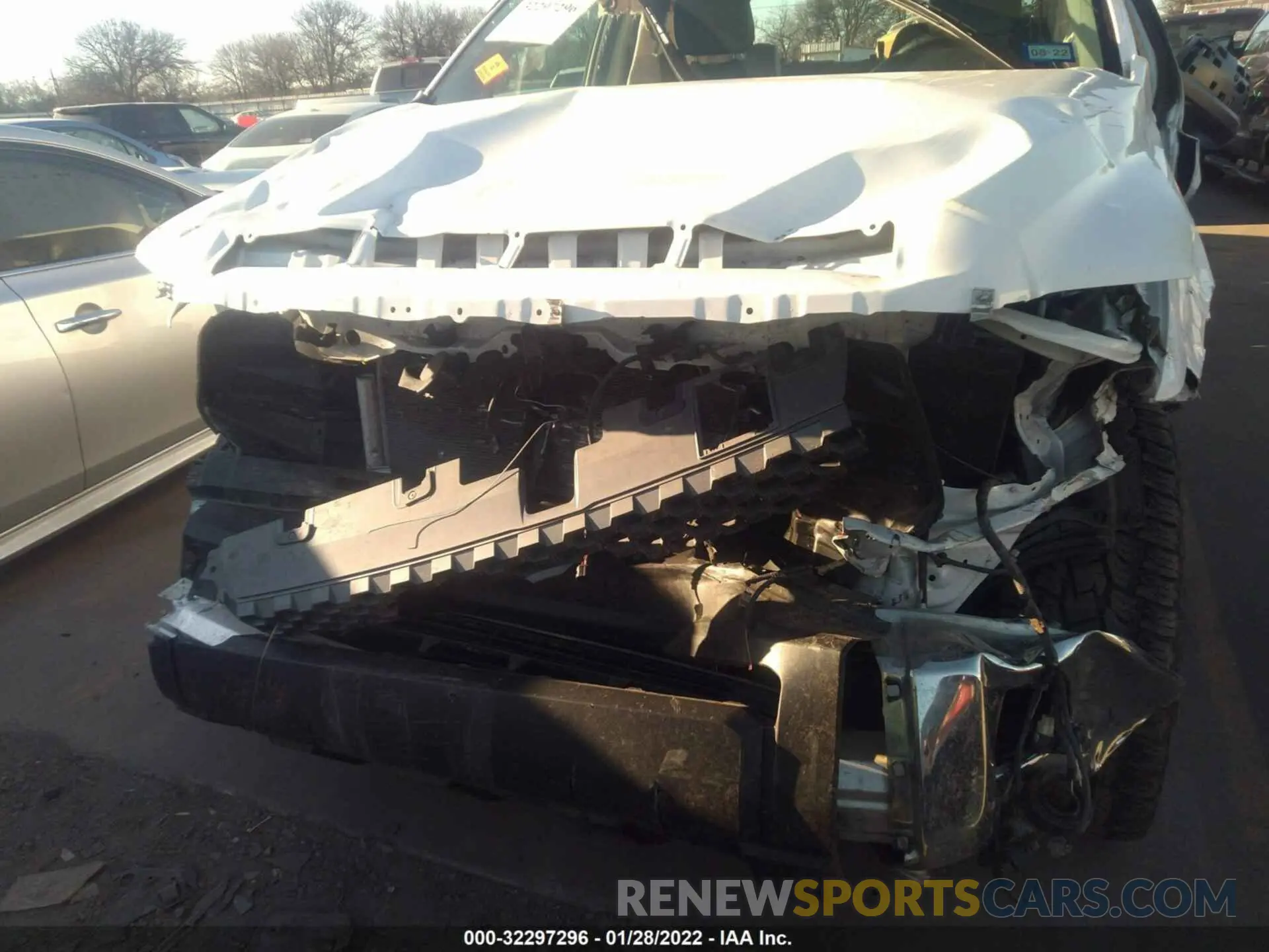 6 fotografías del automóvil dañado 5TFEY5F19LX270433 TOYOTA TUNDRA 2WD 2020