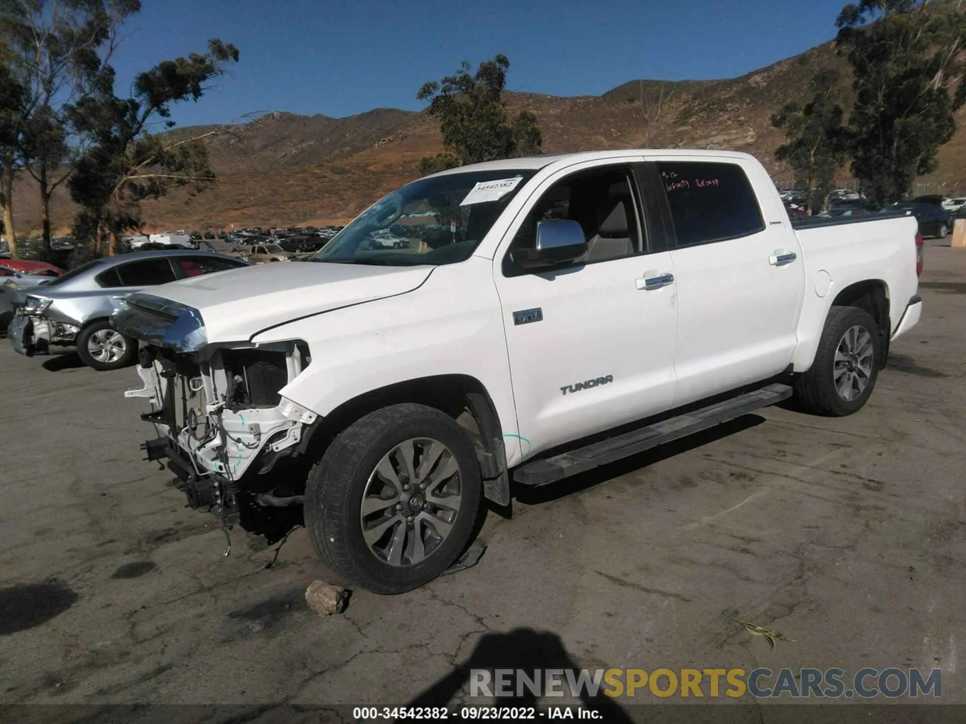 2 fotografías del automóvil dañado 5TFFY5F17MX273952 TOYOTA TUNDRA 2WD 2021