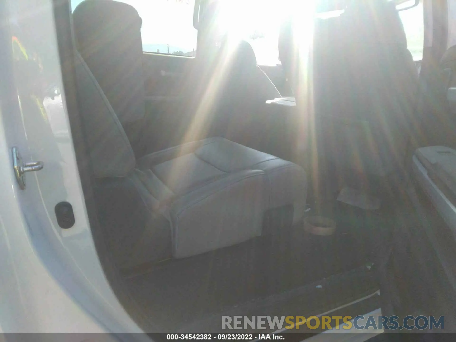 8 fotografías del automóvil dañado 5TFFY5F17MX273952 TOYOTA TUNDRA 2WD 2021