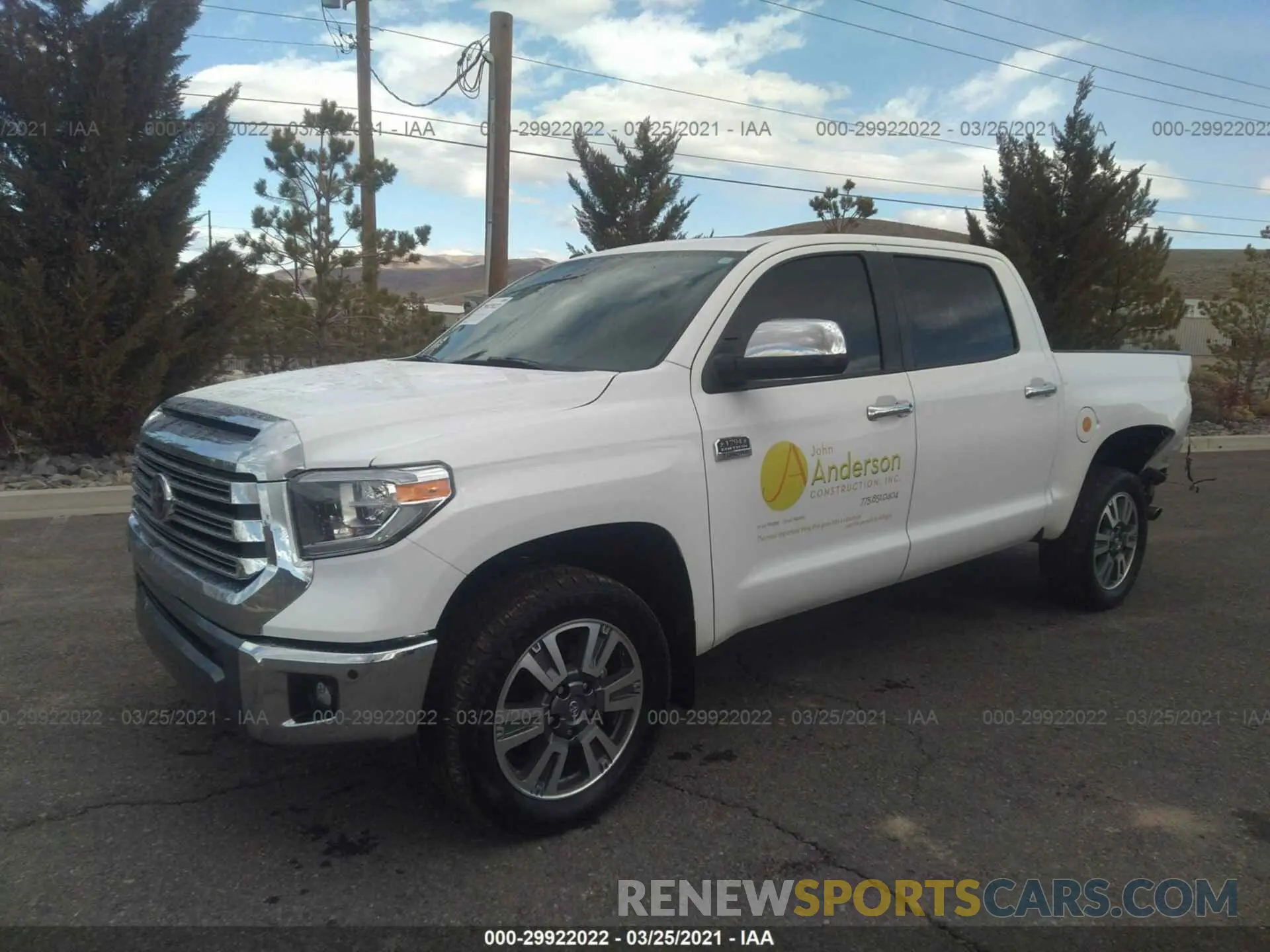 2 fotografías del automóvil dañado 5TFAY5F13KX787756 TOYOTA TUNDRA 4WD 2019