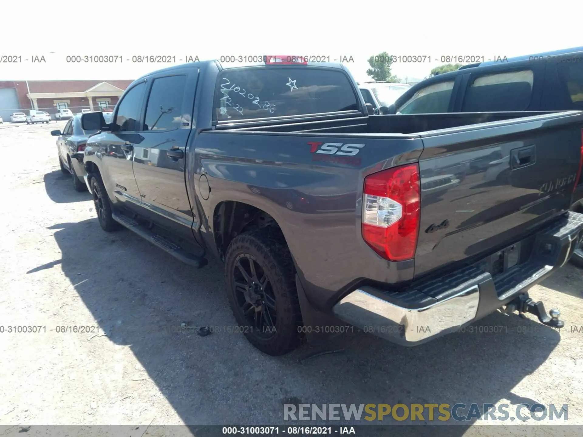 3 fotografías del automóvil dañado 5TFDY5F11KX822775 TOYOTA TUNDRA 4WD 2019