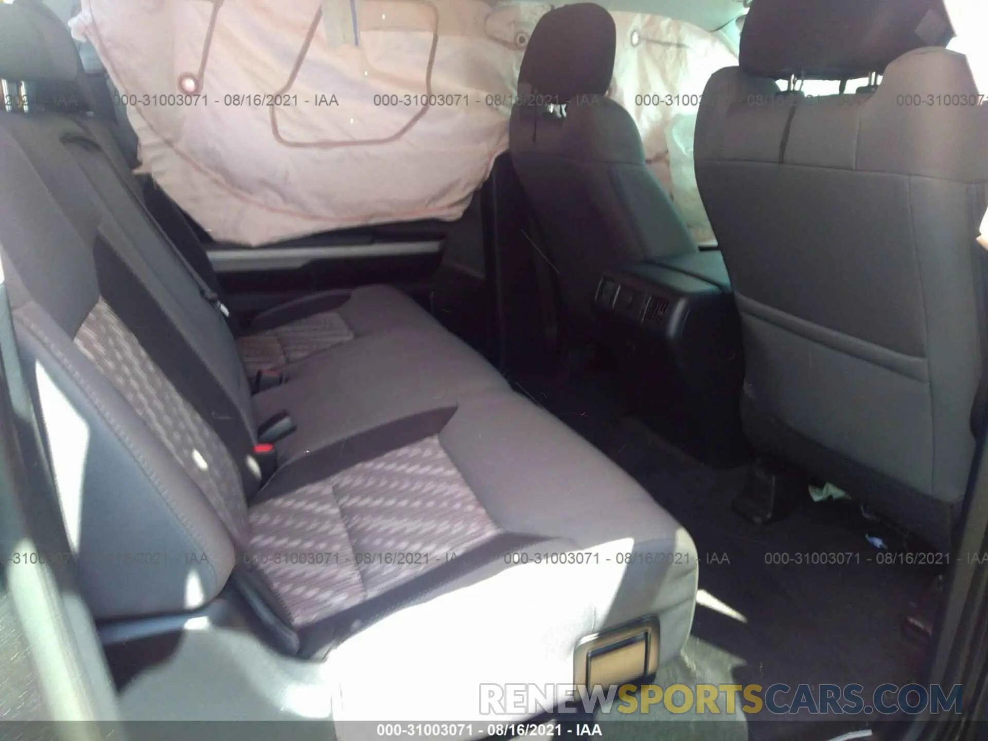 8 fotografías del automóvil dañado 5TFDY5F11KX822775 TOYOTA TUNDRA 4WD 2019
