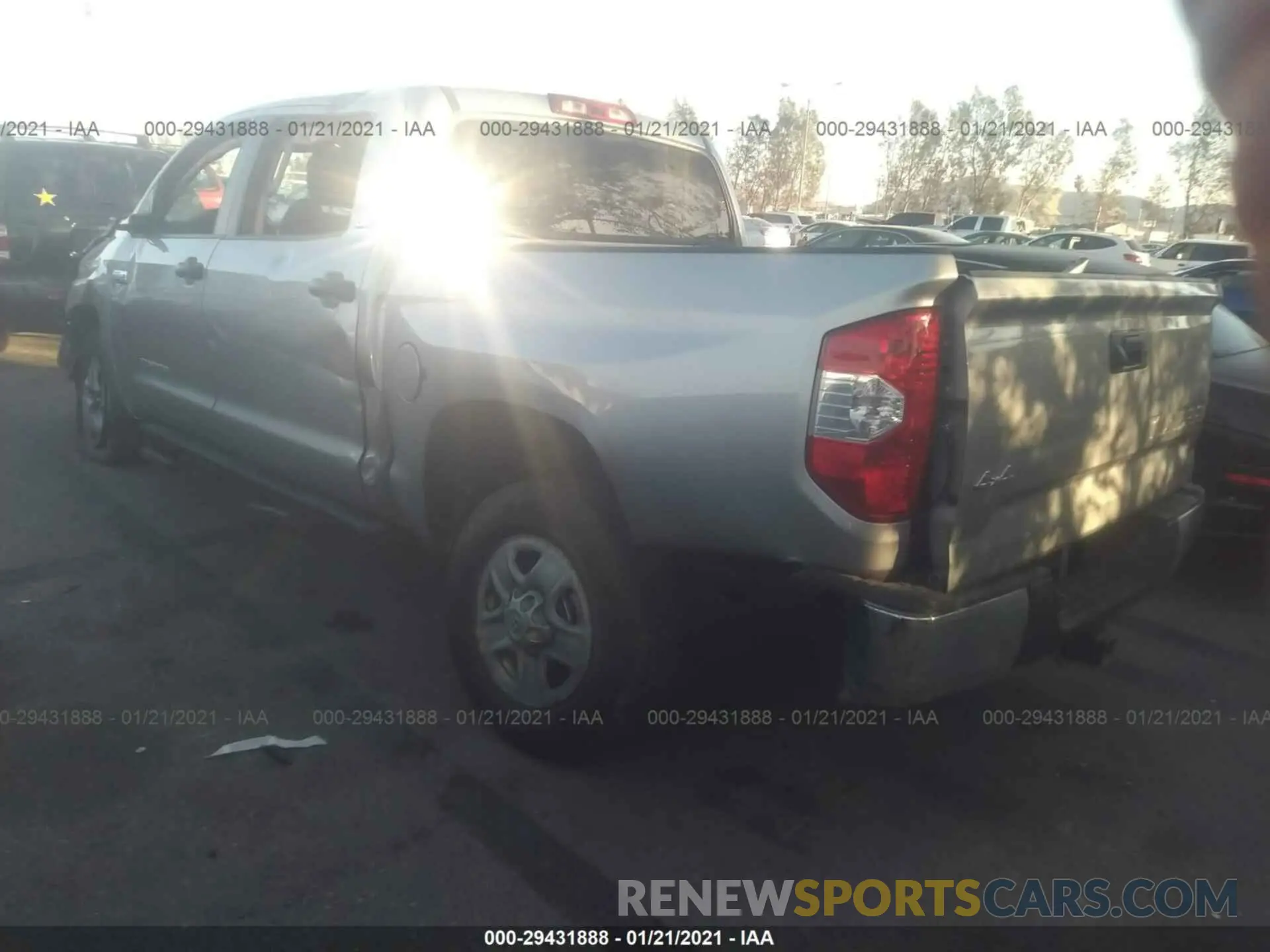 3 fotografías del automóvil dañado 5TFDY5F16KX852564 TOYOTA TUNDRA 4WD 2019