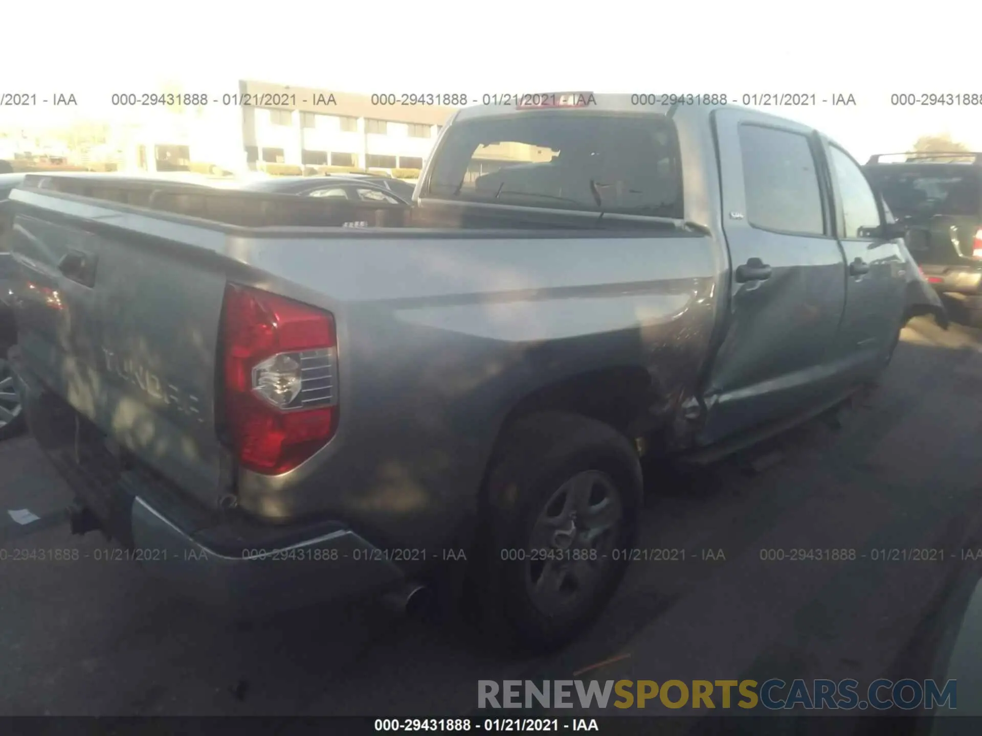 4 fotografías del automóvil dañado 5TFDY5F16KX852564 TOYOTA TUNDRA 4WD 2019