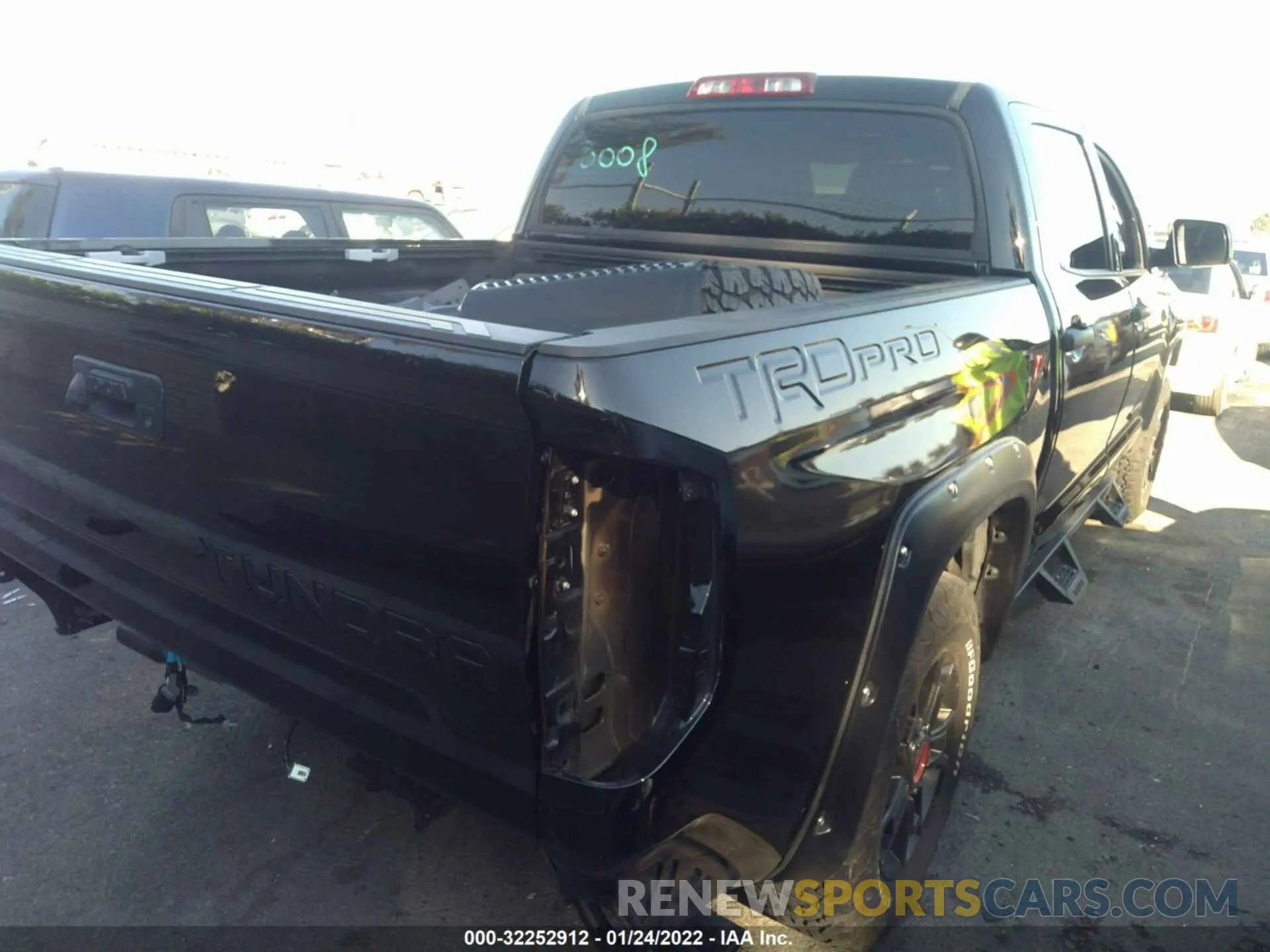 4 fotografías del automóvil dañado 5TFDY5F18KX856292 TOYOTA TUNDRA 4WD 2019