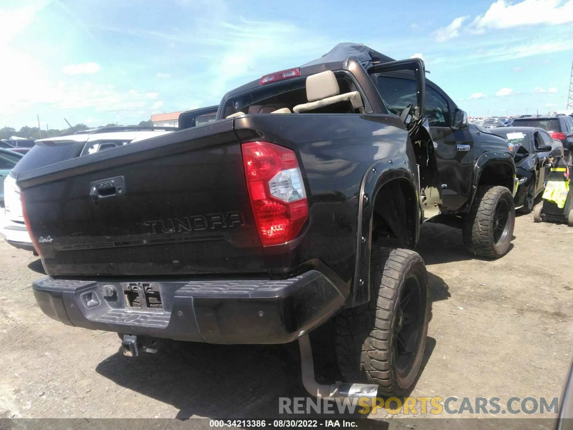 4 fotografías del automóvil dañado 5TFHY5F10KX786479 TOYOTA TUNDRA 4WD 2019
