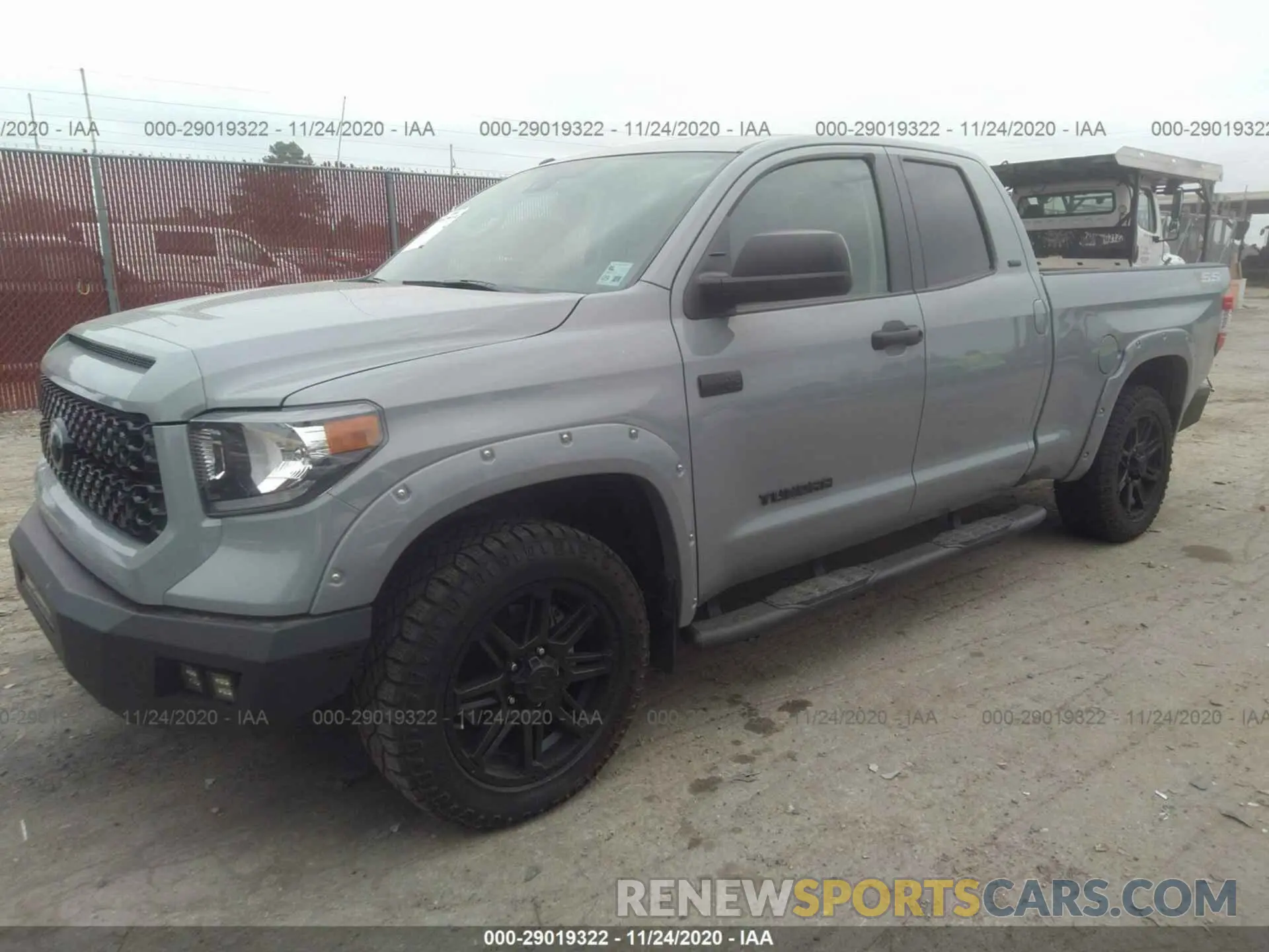 2 fotografías del automóvil dañado 5TFUW5F19KX850930 TOYOTA TUNDRA 4WD 2019