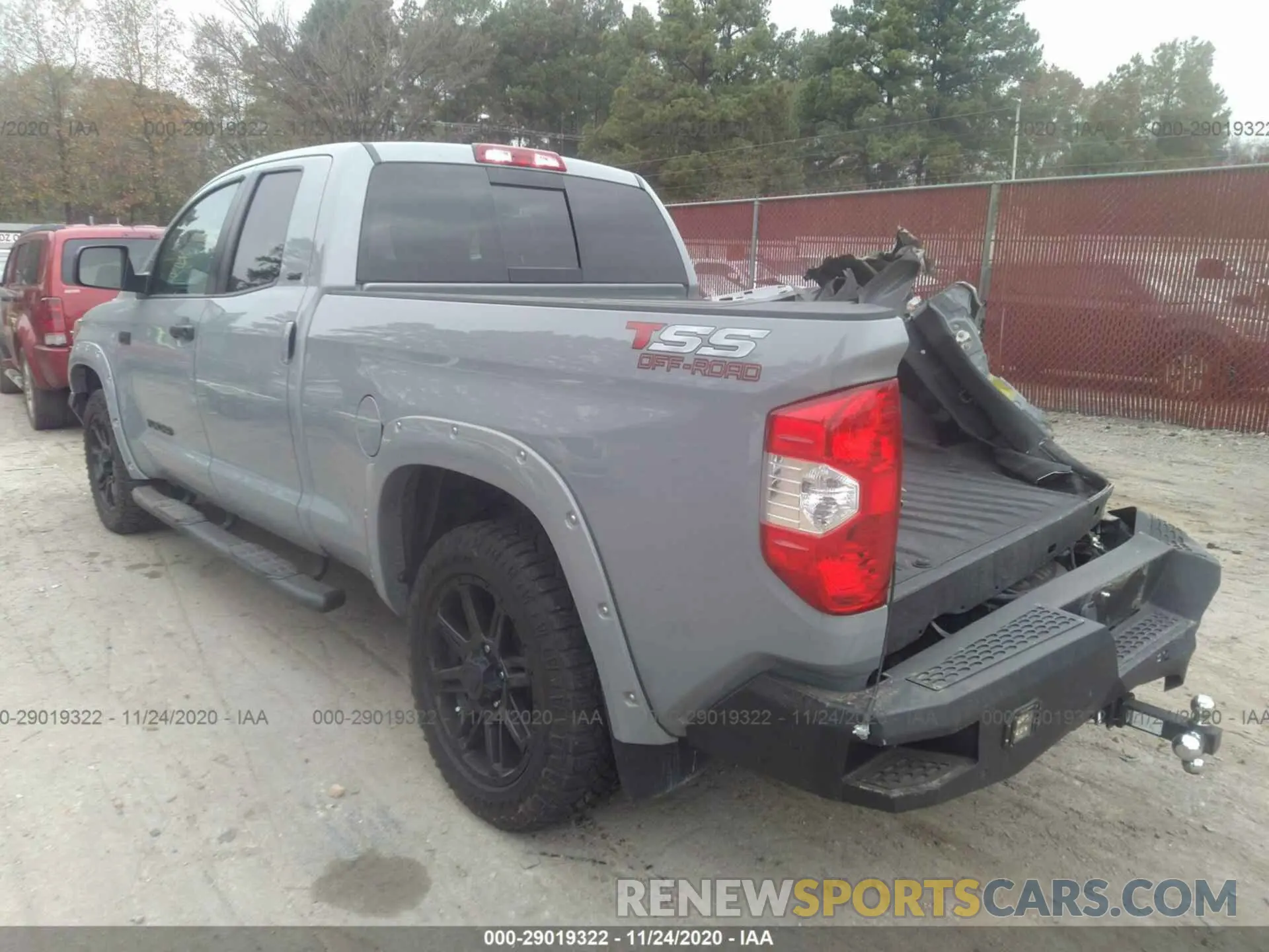 3 fotografías del automóvil dañado 5TFUW5F19KX850930 TOYOTA TUNDRA 4WD 2019