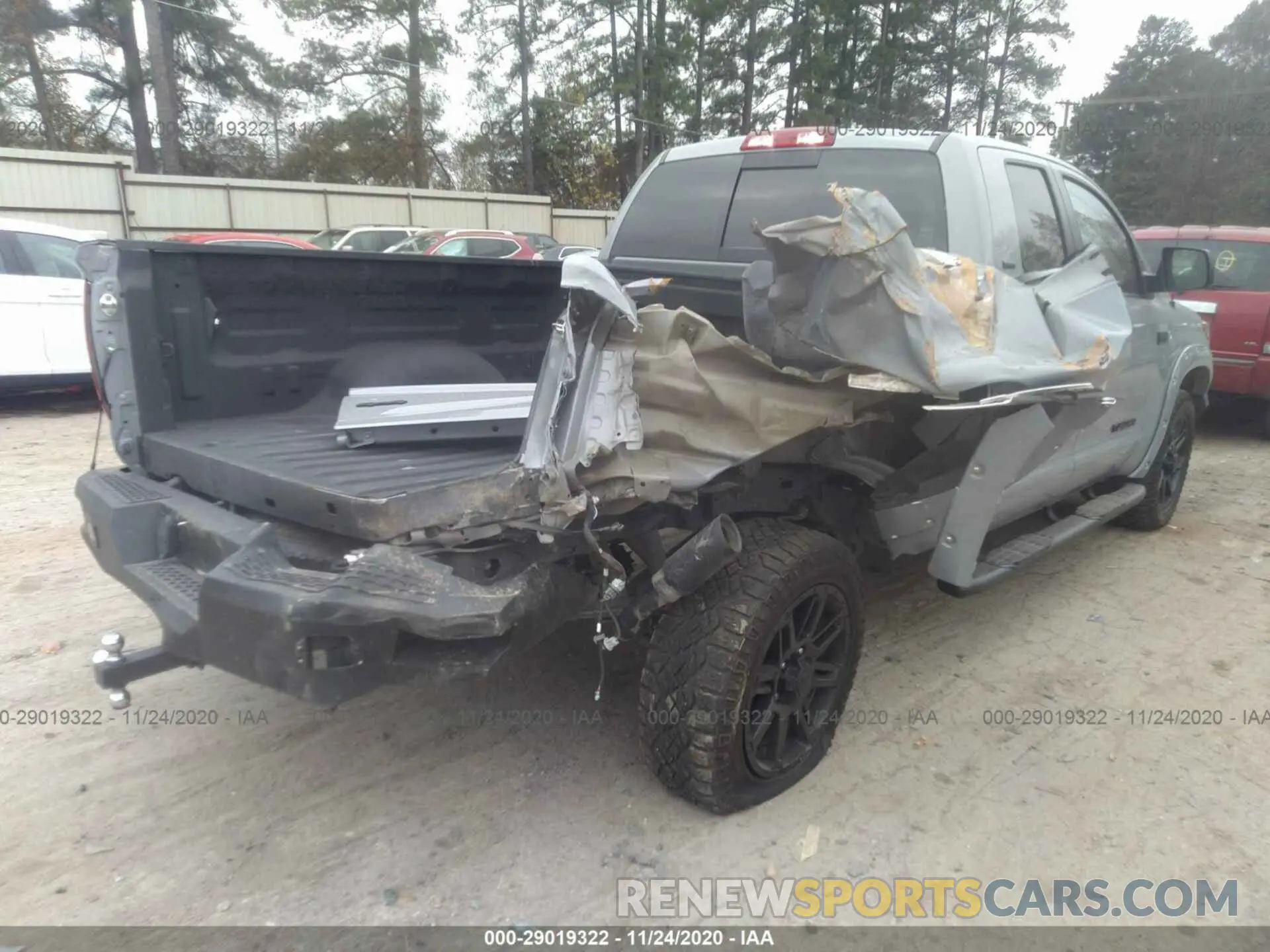 6 fotografías del automóvil dañado 5TFUW5F19KX850930 TOYOTA TUNDRA 4WD 2019