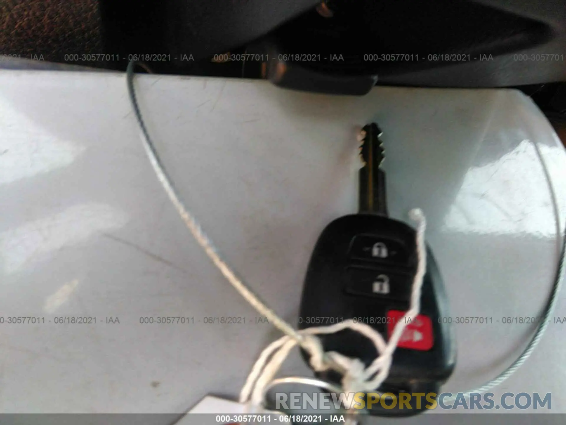 11 fotografías del automóvil dañado 5TFDY5F13LX887578 TOYOTA TUNDRA 4WD 2020