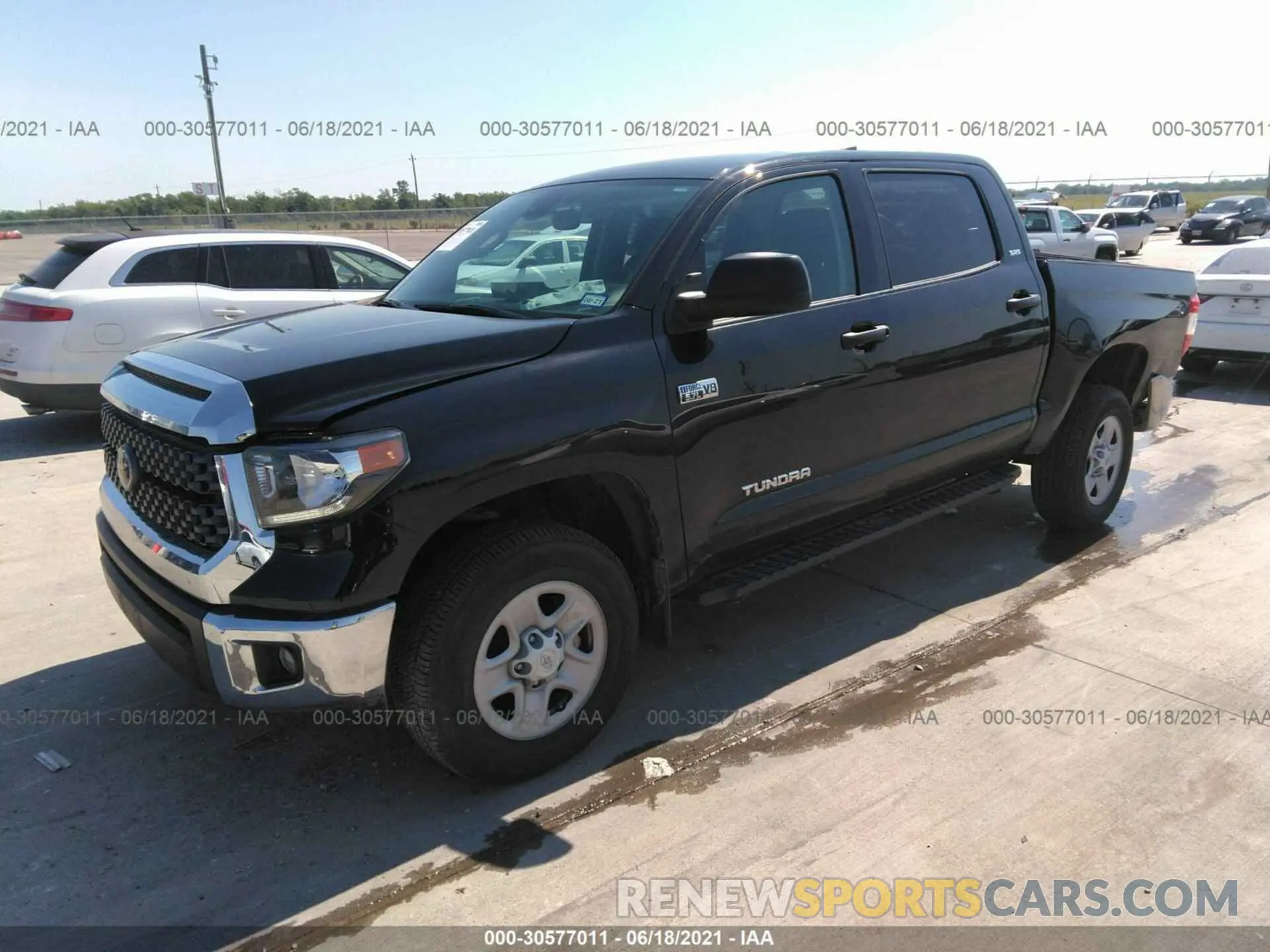 2 fotografías del automóvil dañado 5TFDY5F13LX887578 TOYOTA TUNDRA 4WD 2020