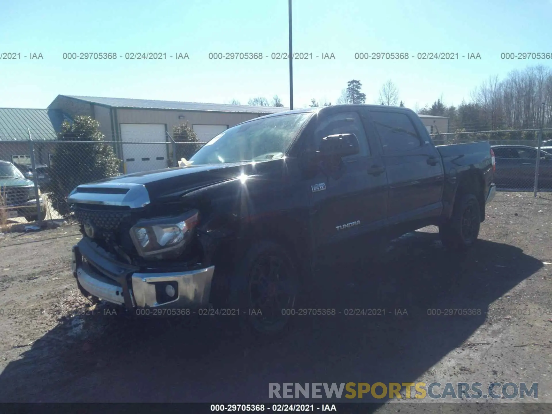 2 fotografías del automóvil dañado 5TFDY5F15LX915428 TOYOTA TUNDRA 4WD 2020