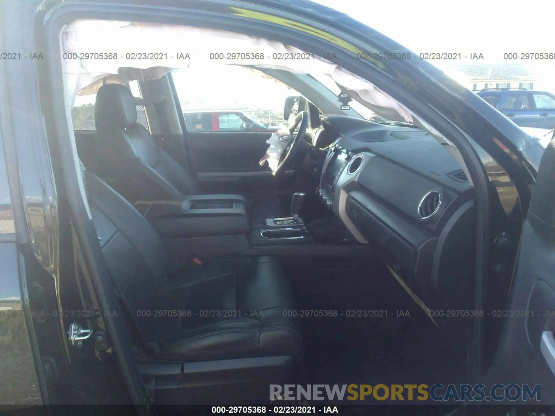 5 fotografías del automóvil dañado 5TFDY5F15LX915428 TOYOTA TUNDRA 4WD 2020
