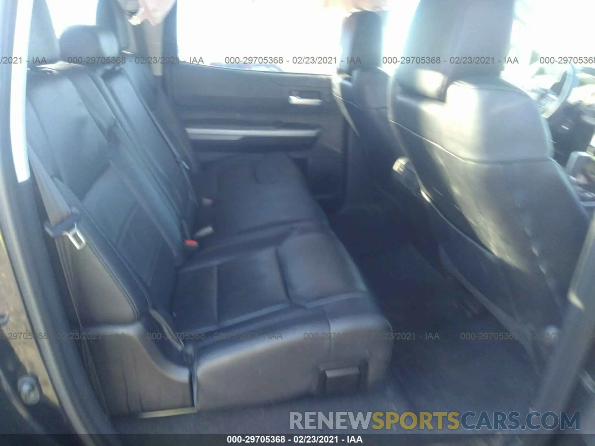 8 fotografías del automóvil dañado 5TFDY5F15LX915428 TOYOTA TUNDRA 4WD 2020