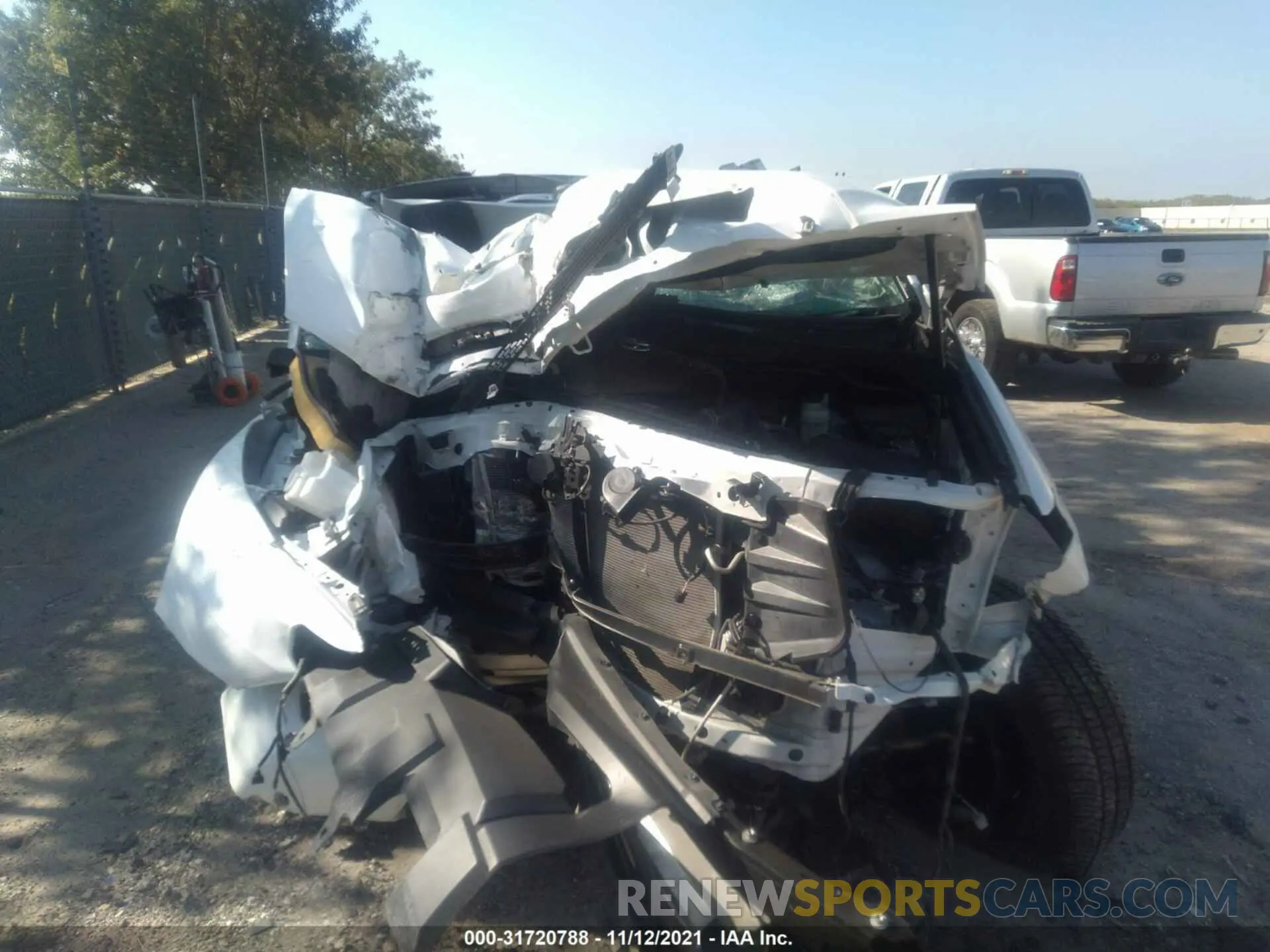 6 fotografías del automóvil dañado 5TFDY5F15LX932827 TOYOTA TUNDRA 4WD 2020