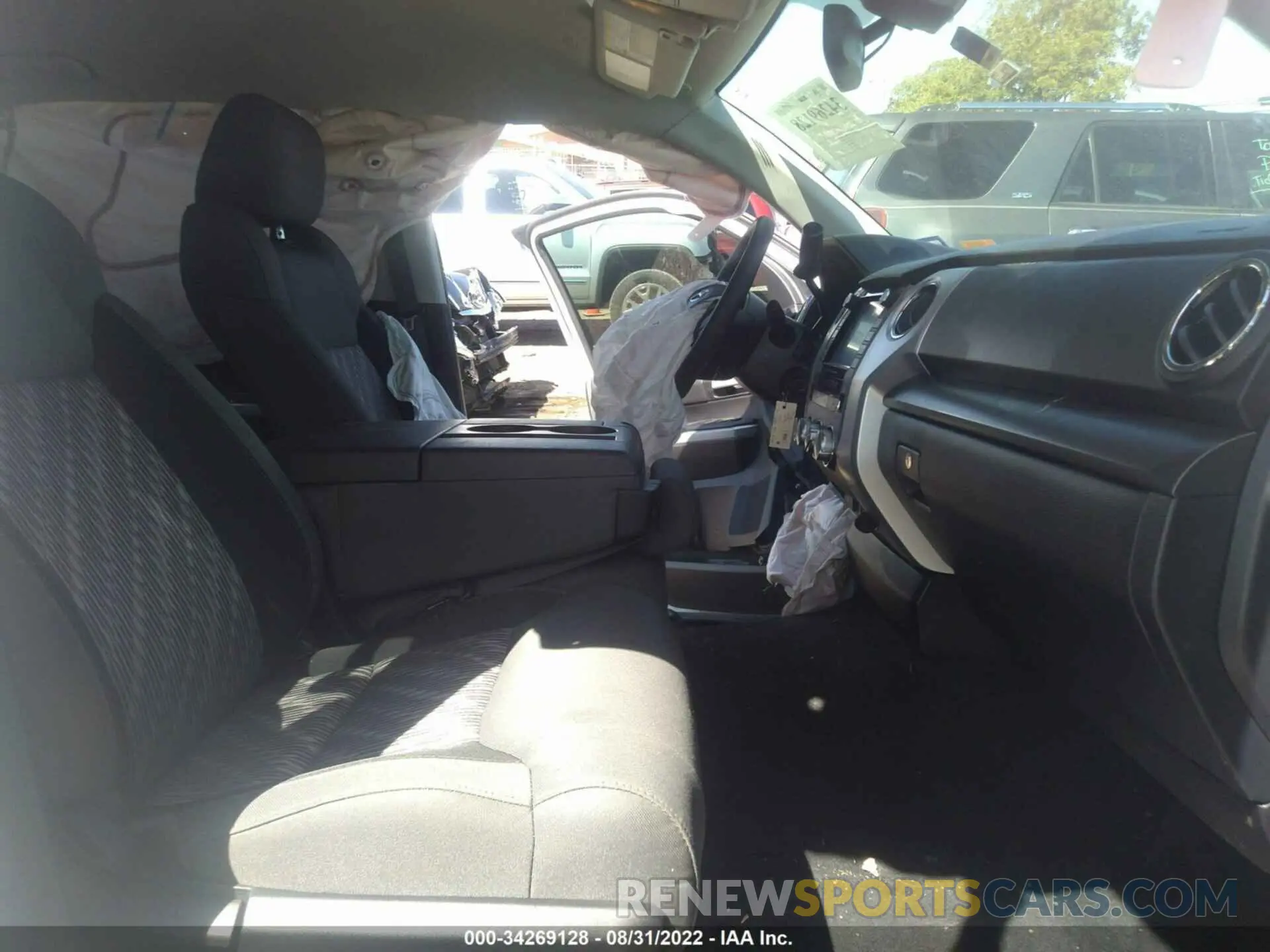 5 fotografías del automóvil dañado 5TFDY5F18LX875989 TOYOTA TUNDRA 4WD 2020