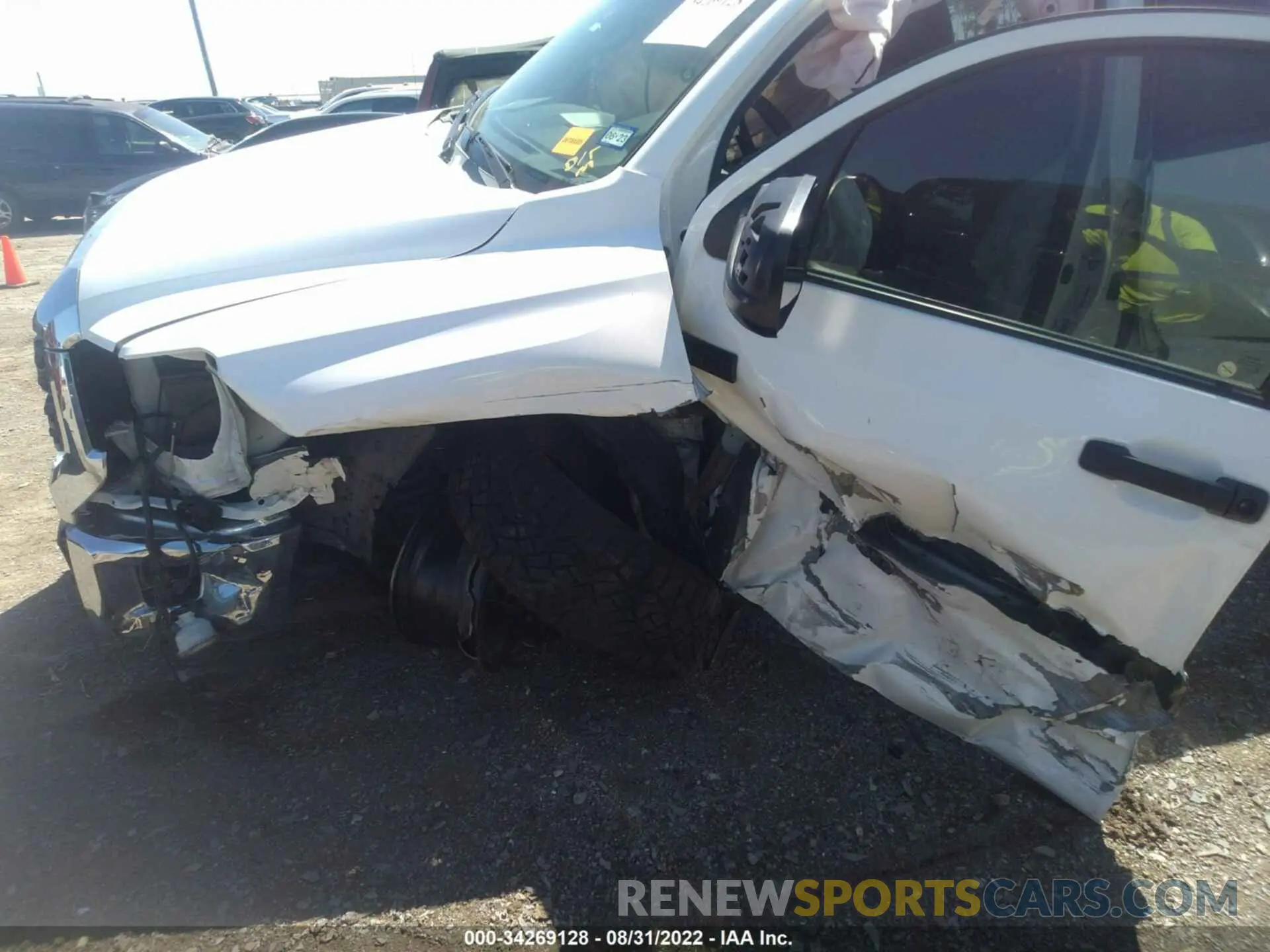 6 fotografías del automóvil dañado 5TFDY5F18LX875989 TOYOTA TUNDRA 4WD 2020