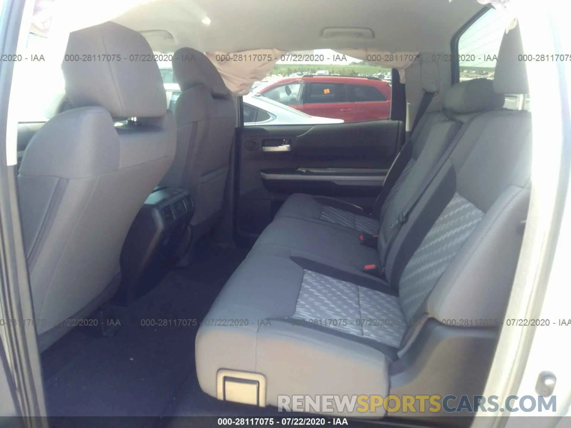 8 fotografías del automóvil dañado 5TFDY5F1XLX922066 TOYOTA TUNDRA 4WD 2020