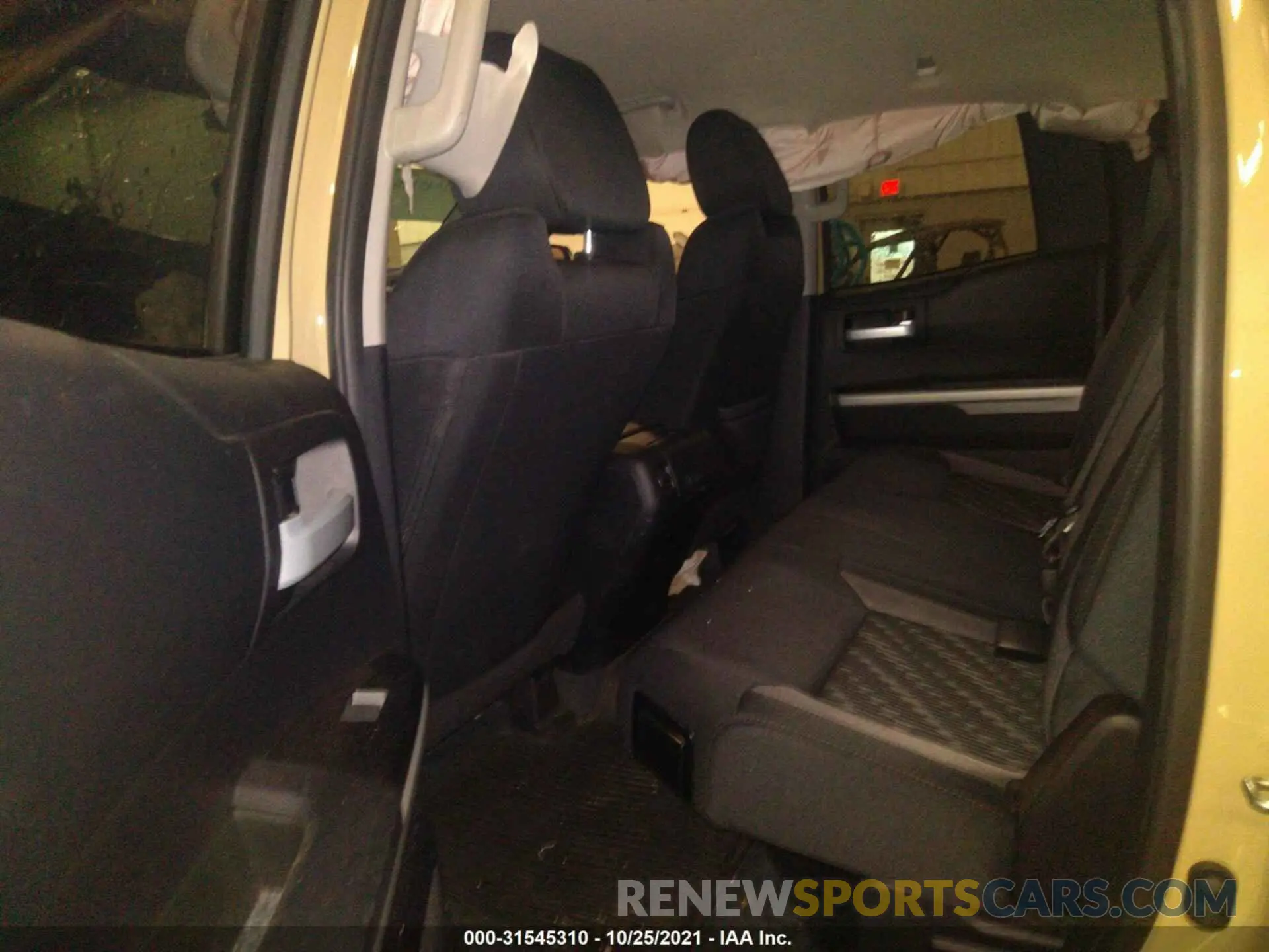 8 fotografías del automóvil dañado 5TFUY5F11LX914888 TOYOTA TUNDRA 4WD 2020