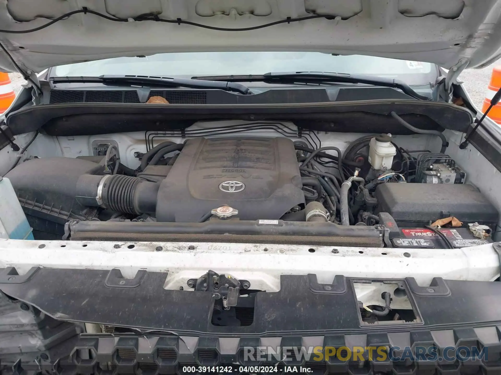 10 fotografías del automóvil dañado 5TFUY5F11LX927267 TOYOTA TUNDRA 4WD 2020