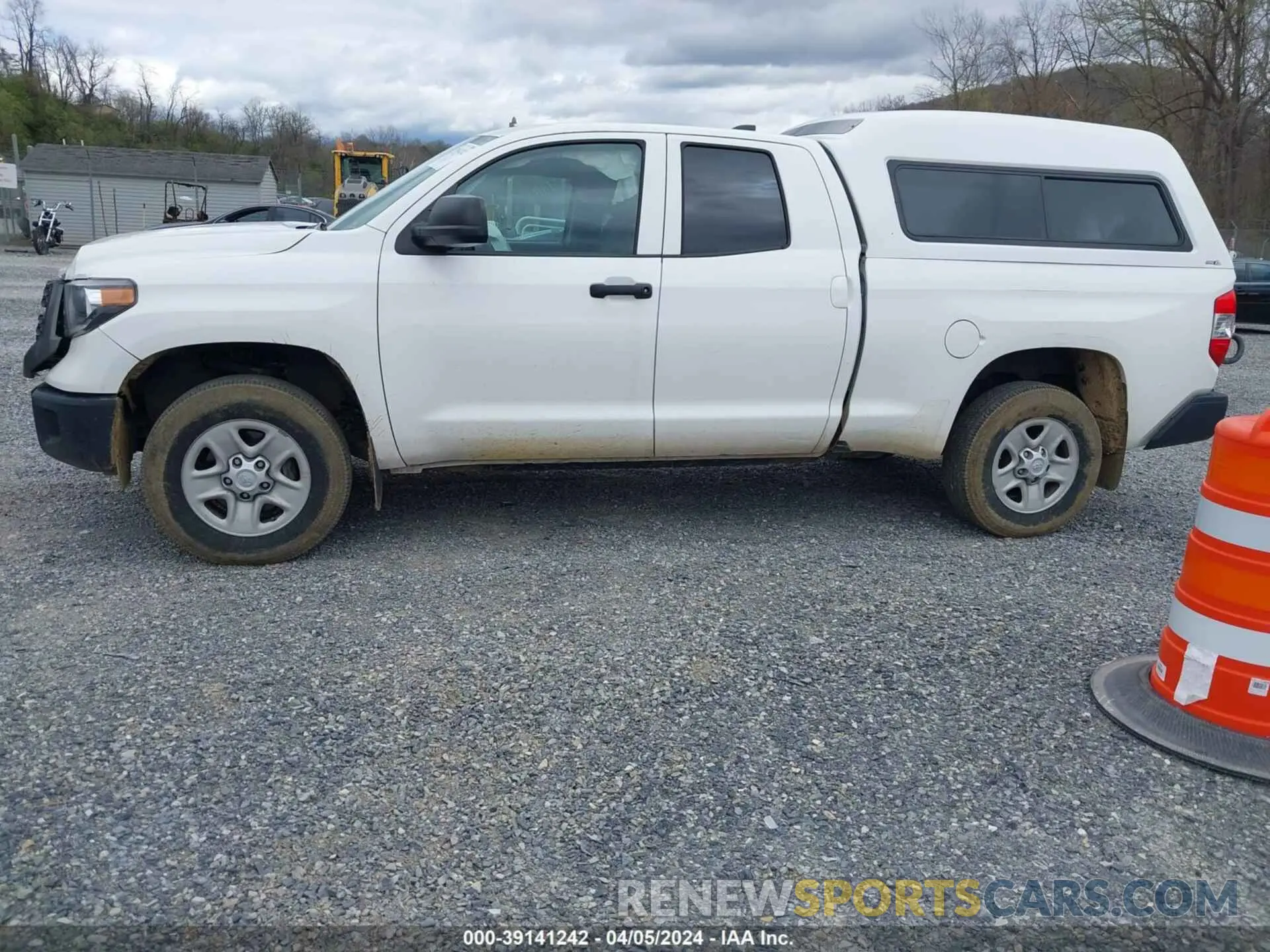 14 fotografías del automóvil dañado 5TFUY5F11LX927267 TOYOTA TUNDRA 4WD 2020
