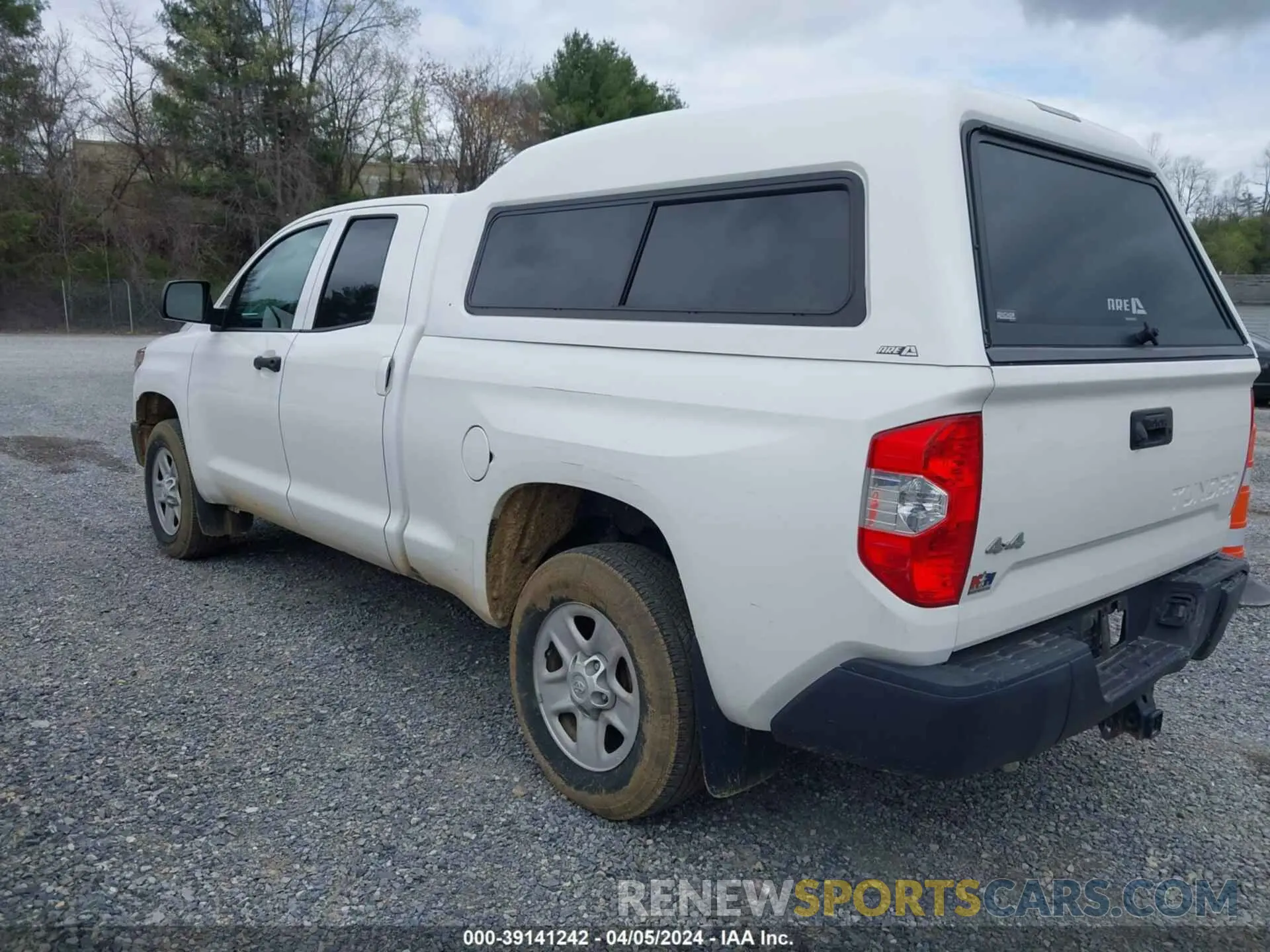3 fotografías del automóvil dañado 5TFUY5F11LX927267 TOYOTA TUNDRA 4WD 2020
