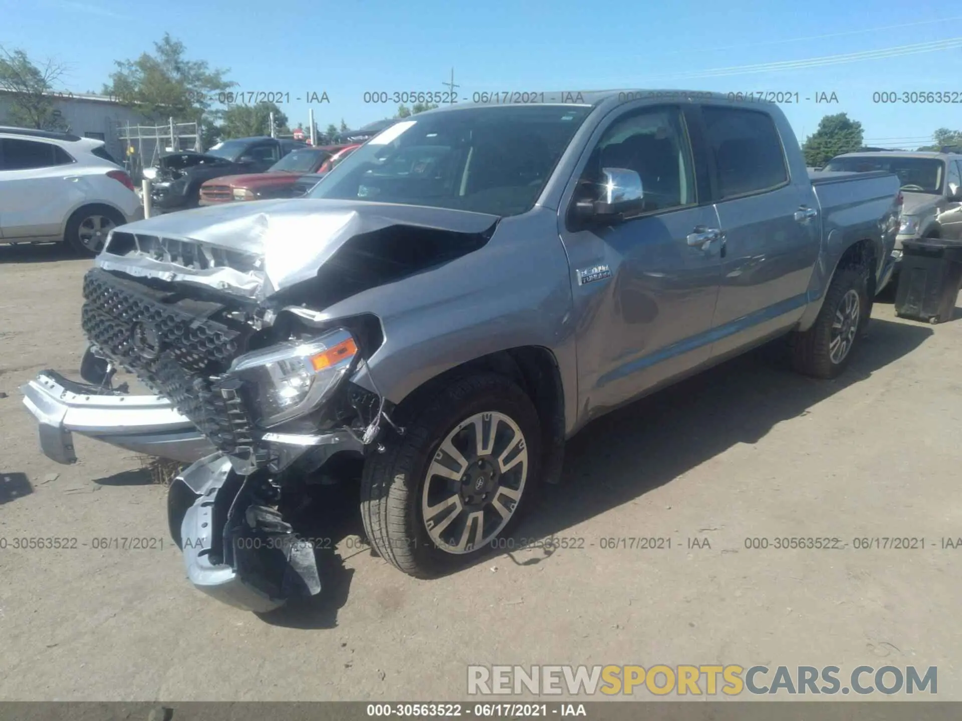 2 fotografías del automóvil dañado 5TFAY5F11MX007840 TOYOTA TUNDRA 4WD 2021