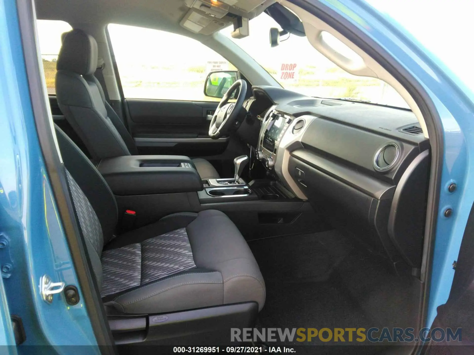 5 fotografías del automóvil dañado 5TFDY5F15MX015825 TOYOTA TUNDRA 4WD 2021